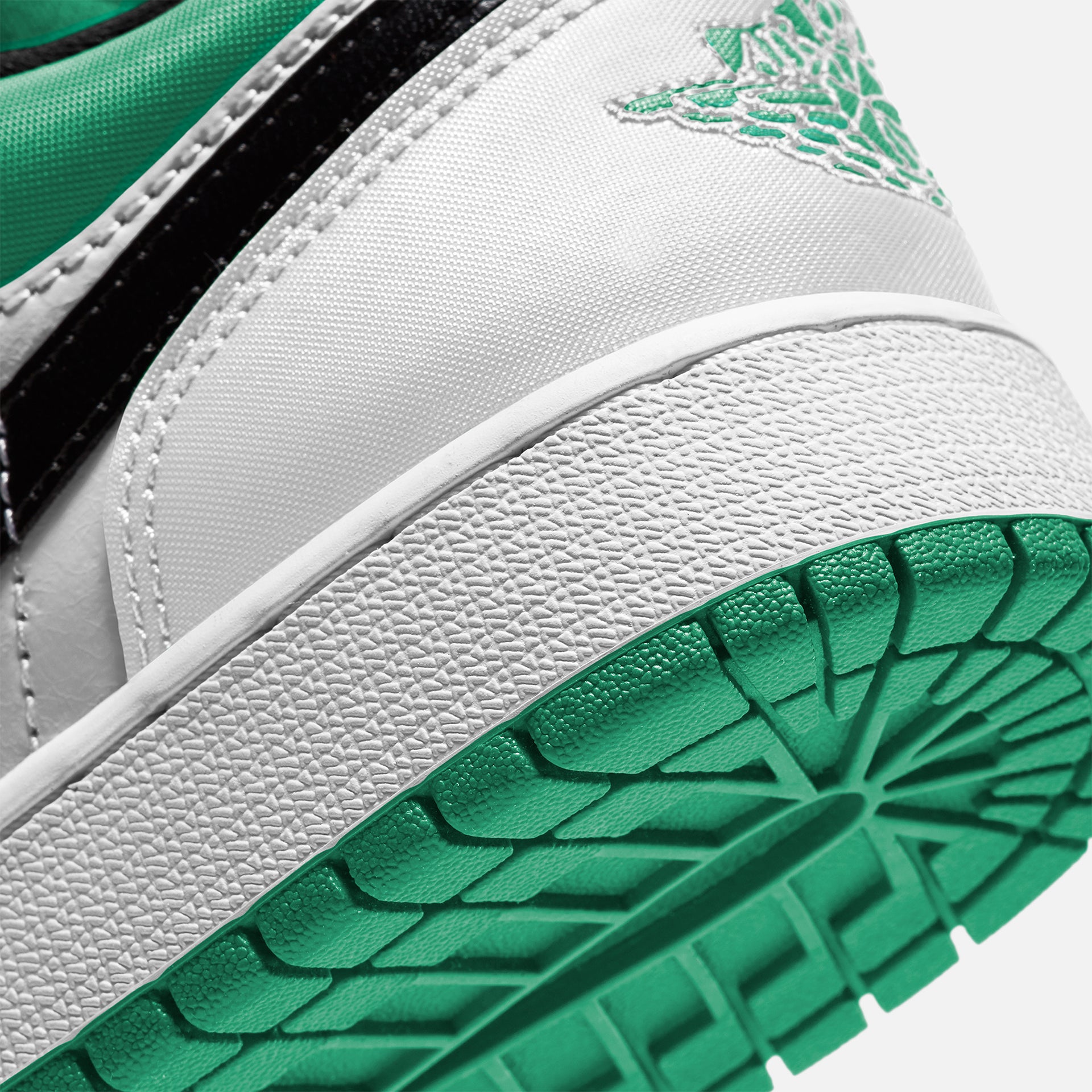 Nike Grade School Air Jordan 1 Low - White / Stadium Green / Black