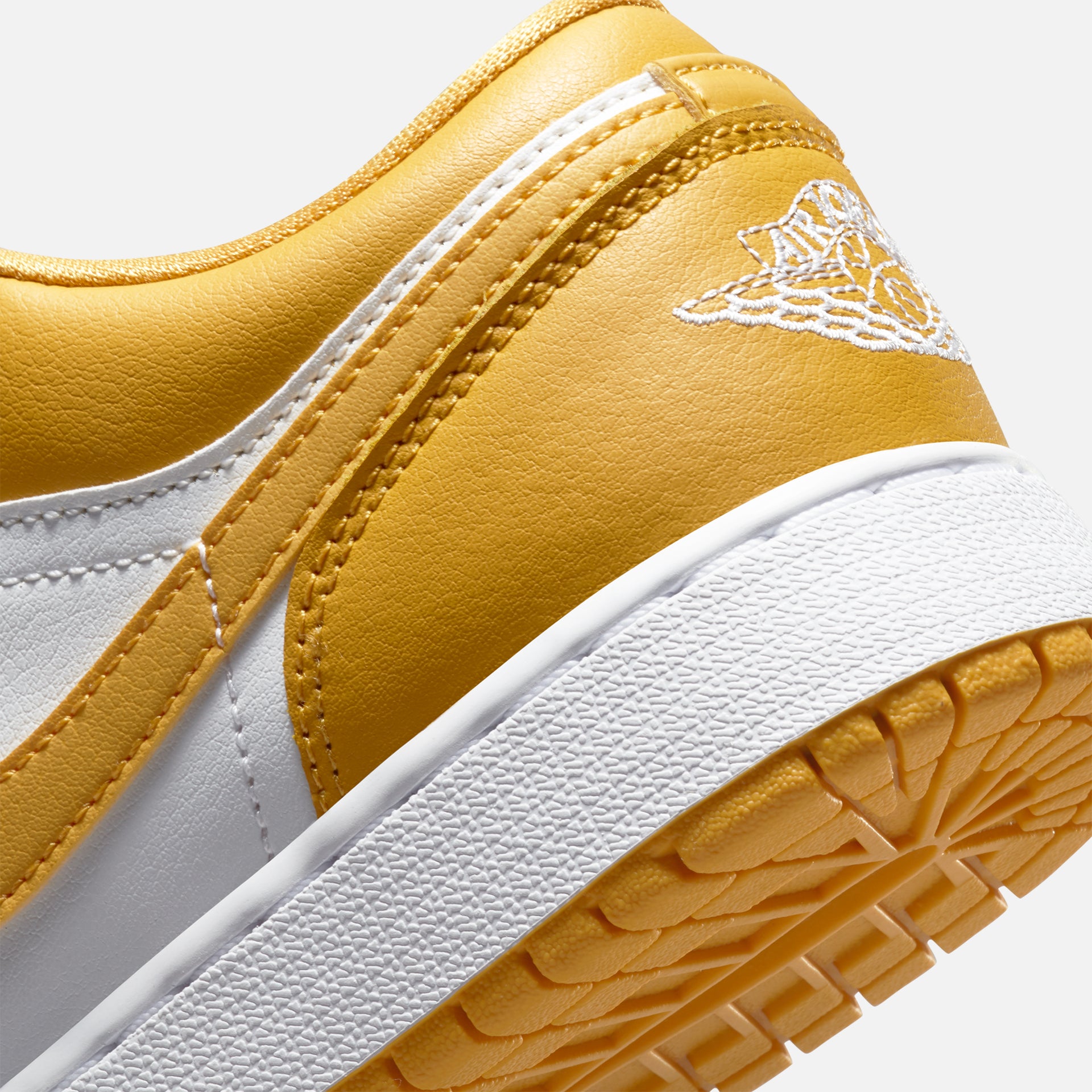 Nike Grade School Air Jordan 1 Low - Pollen / White / Blackd