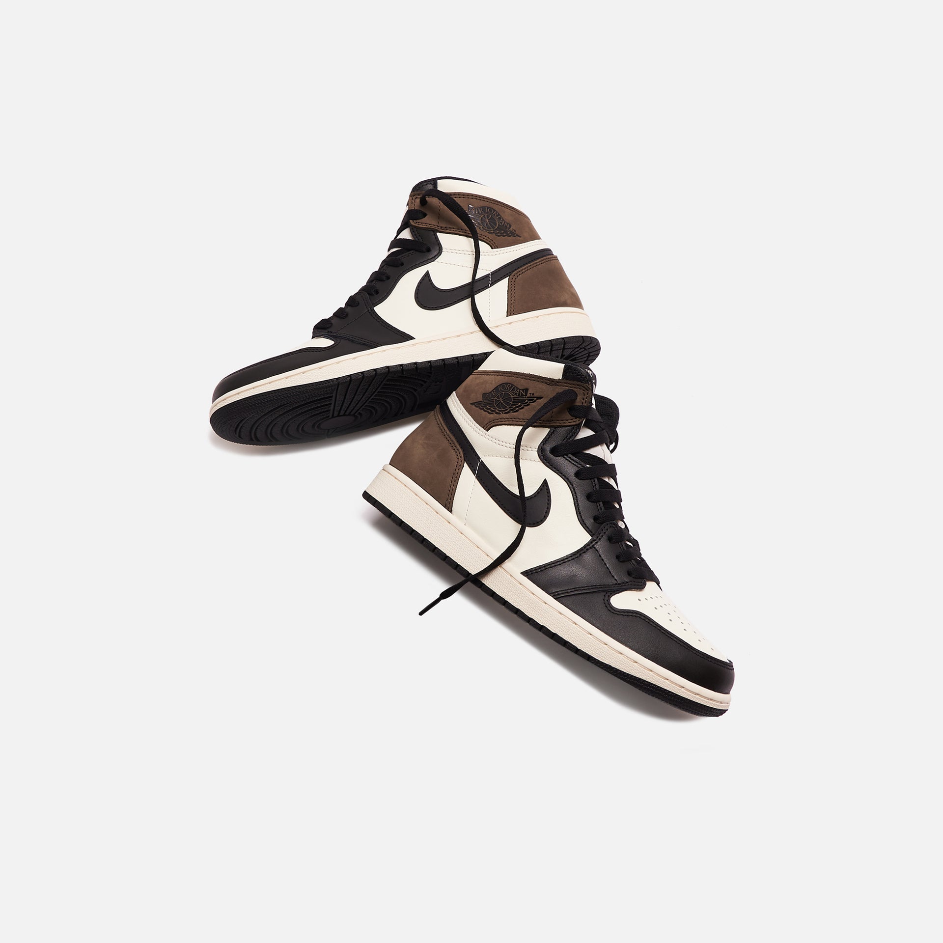 Nike Air Jordan 1 Retro High OG - Sail / Black / Dark Mocha