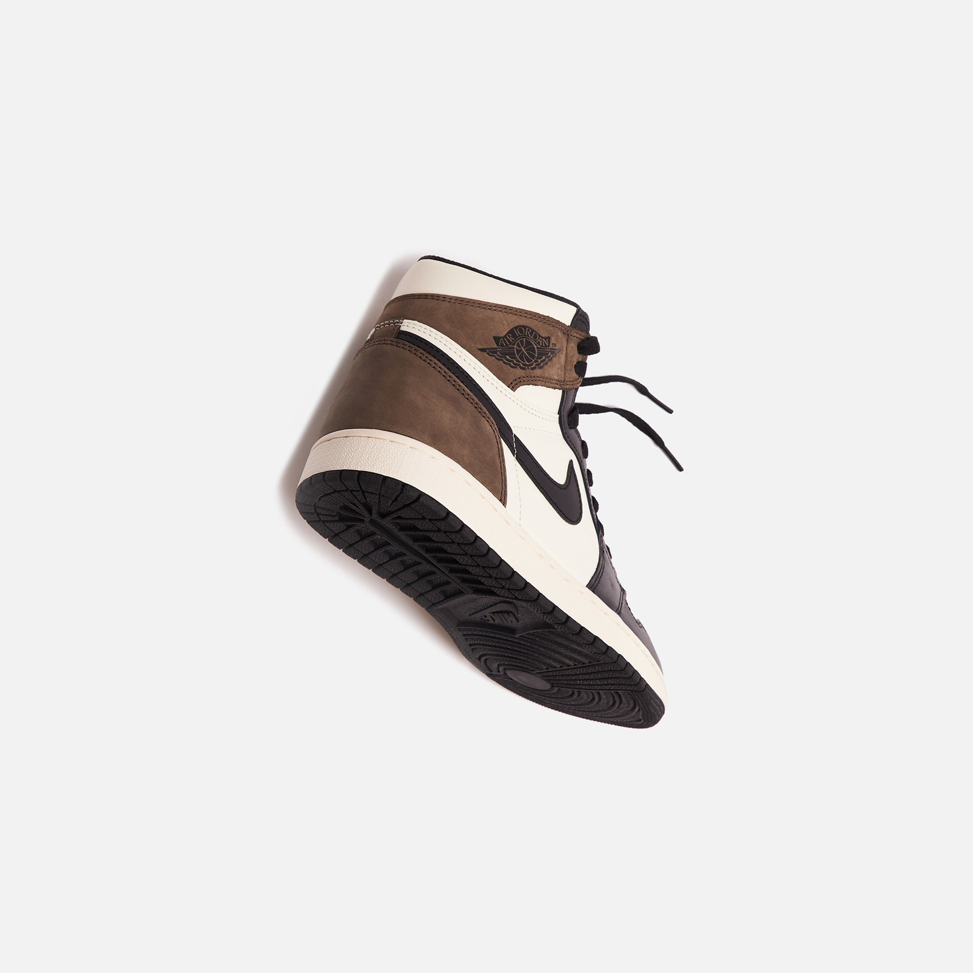 Nike Air Jordan 1 Retro High OG - Sail / Black / Dark Mocha