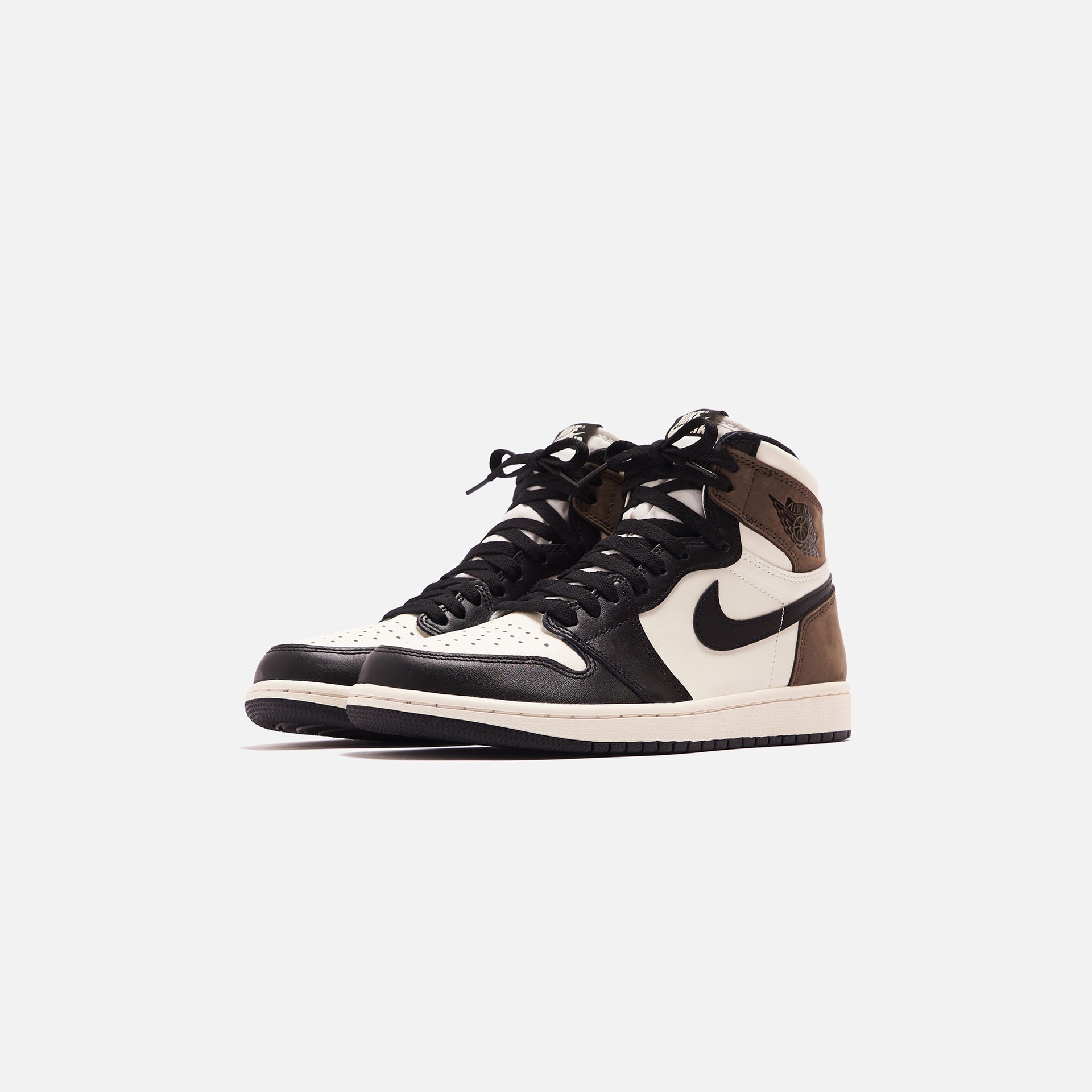 Nike Air Jordan 1 Retro High OG - Sail / Black / Dark Mocha