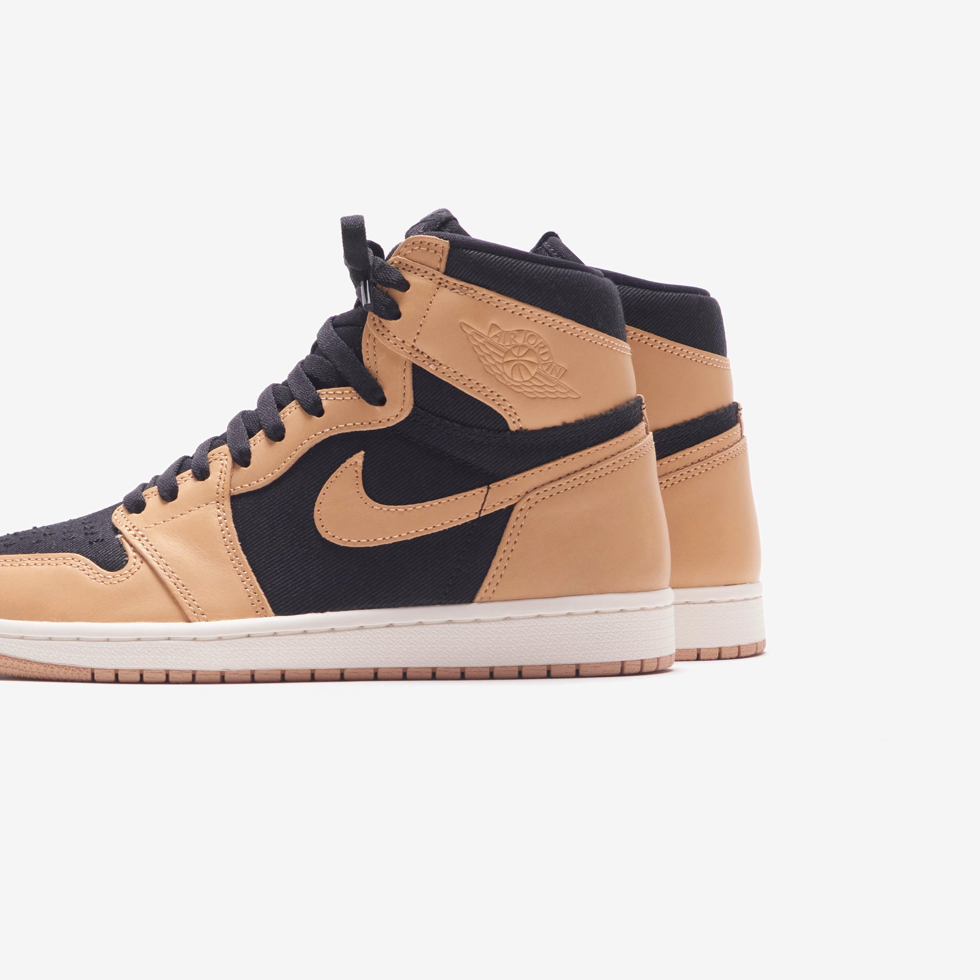 Nike Air Jordan 1 Retro High OG - Vachetta Tan / Black / Sail