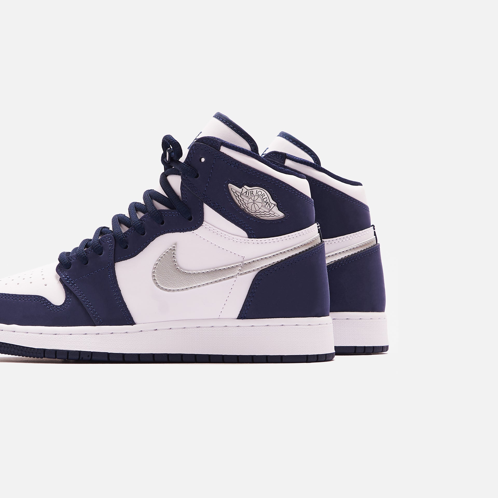Nike Grade School Air Jordan 1 Retro High OG - White / Metallic Silver / Midnight