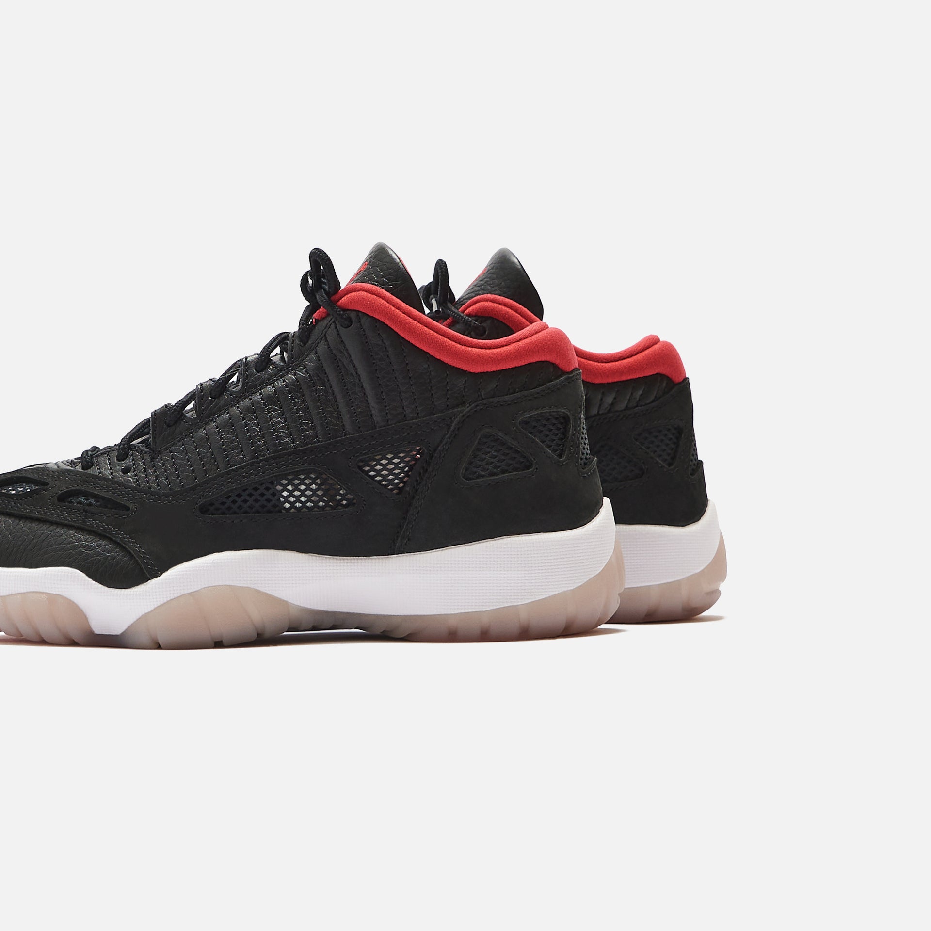 Nike Air Jordan 11 Retro Le - Black / True Red / Multicolor