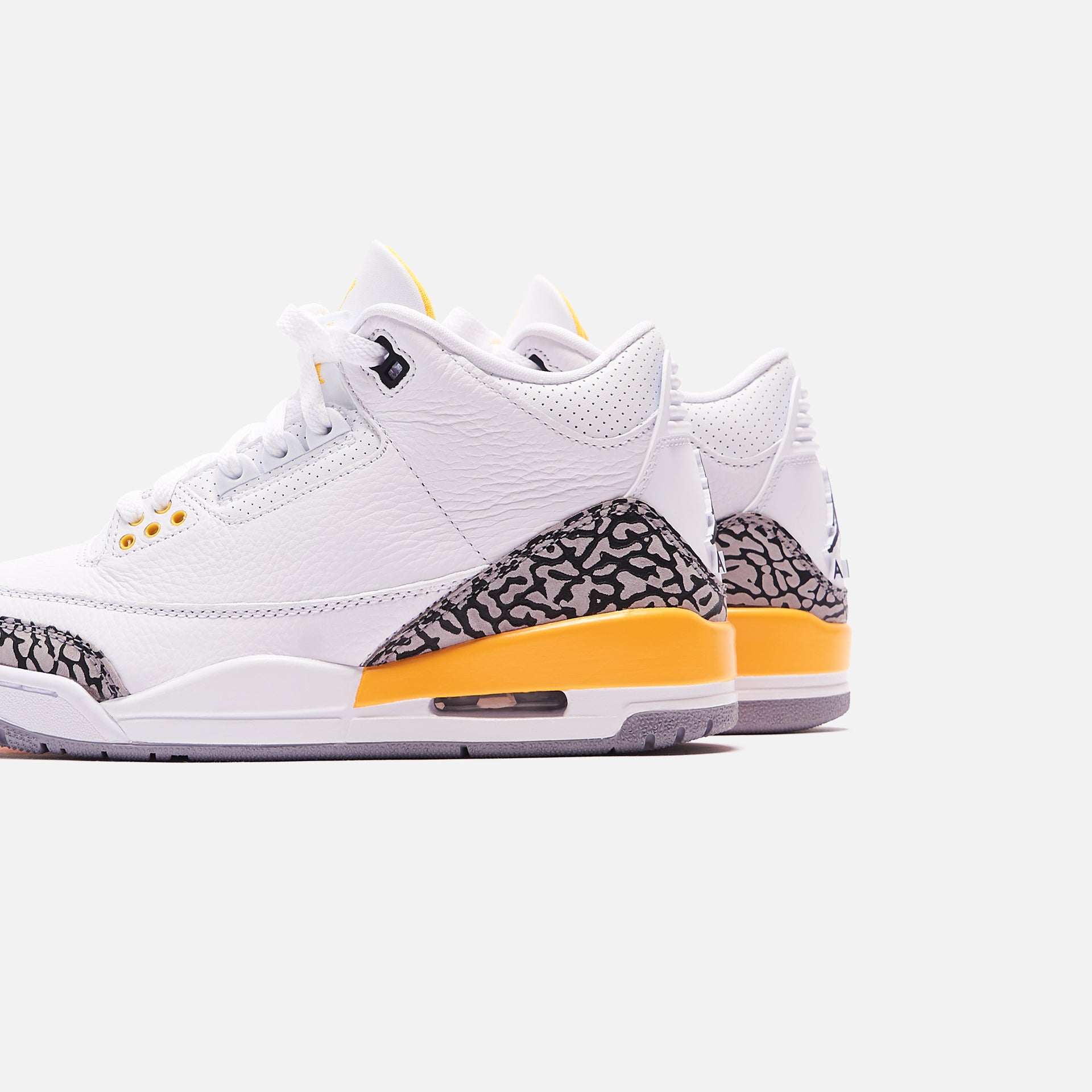 Nike WMNS Air Jordan 3 - White / Black / Laser Orange / Cement Grey