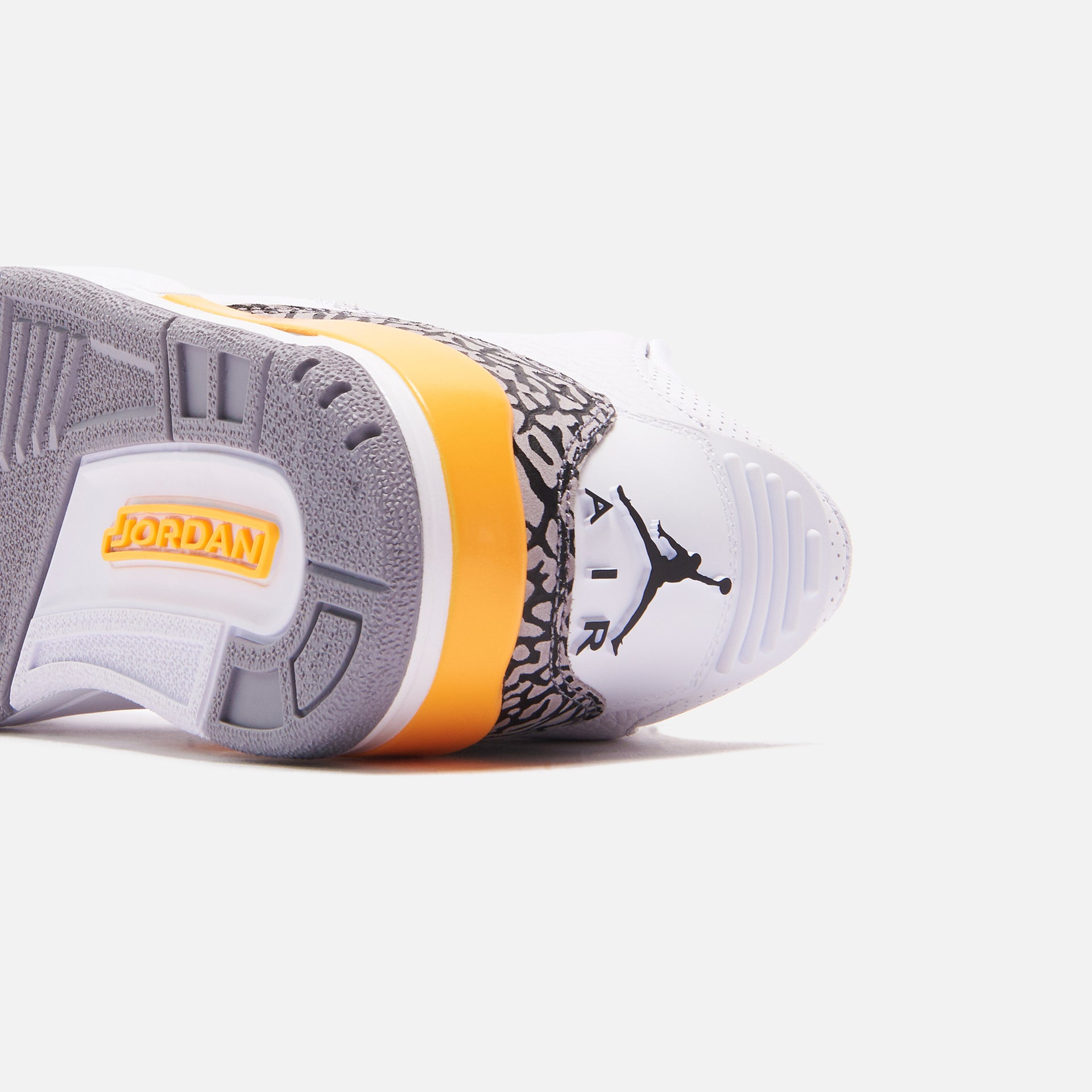 Nike WMNS Air Jordan 3 - White / Black / Laser Orange / Cement Grey