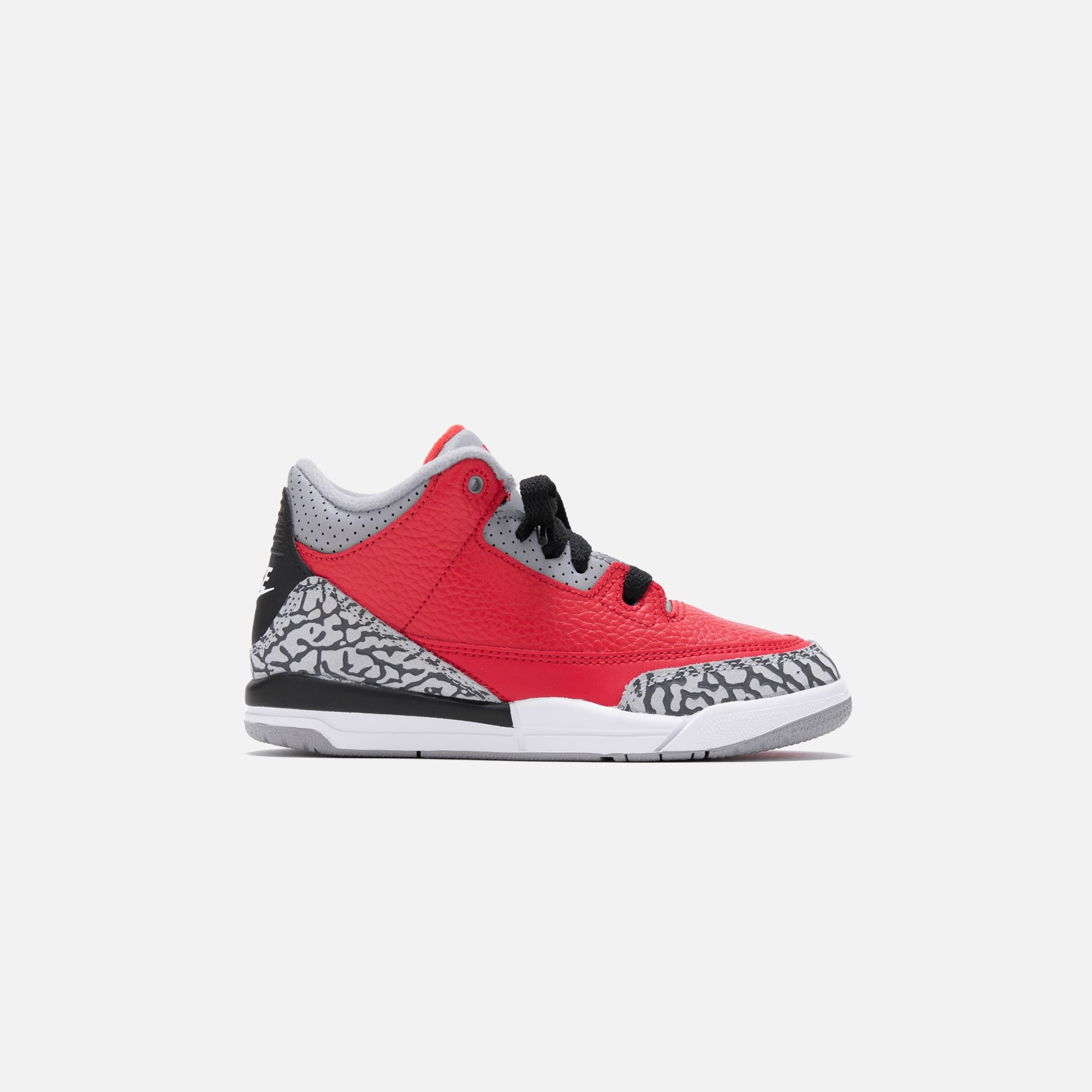 Jordan 3 deals varsity red