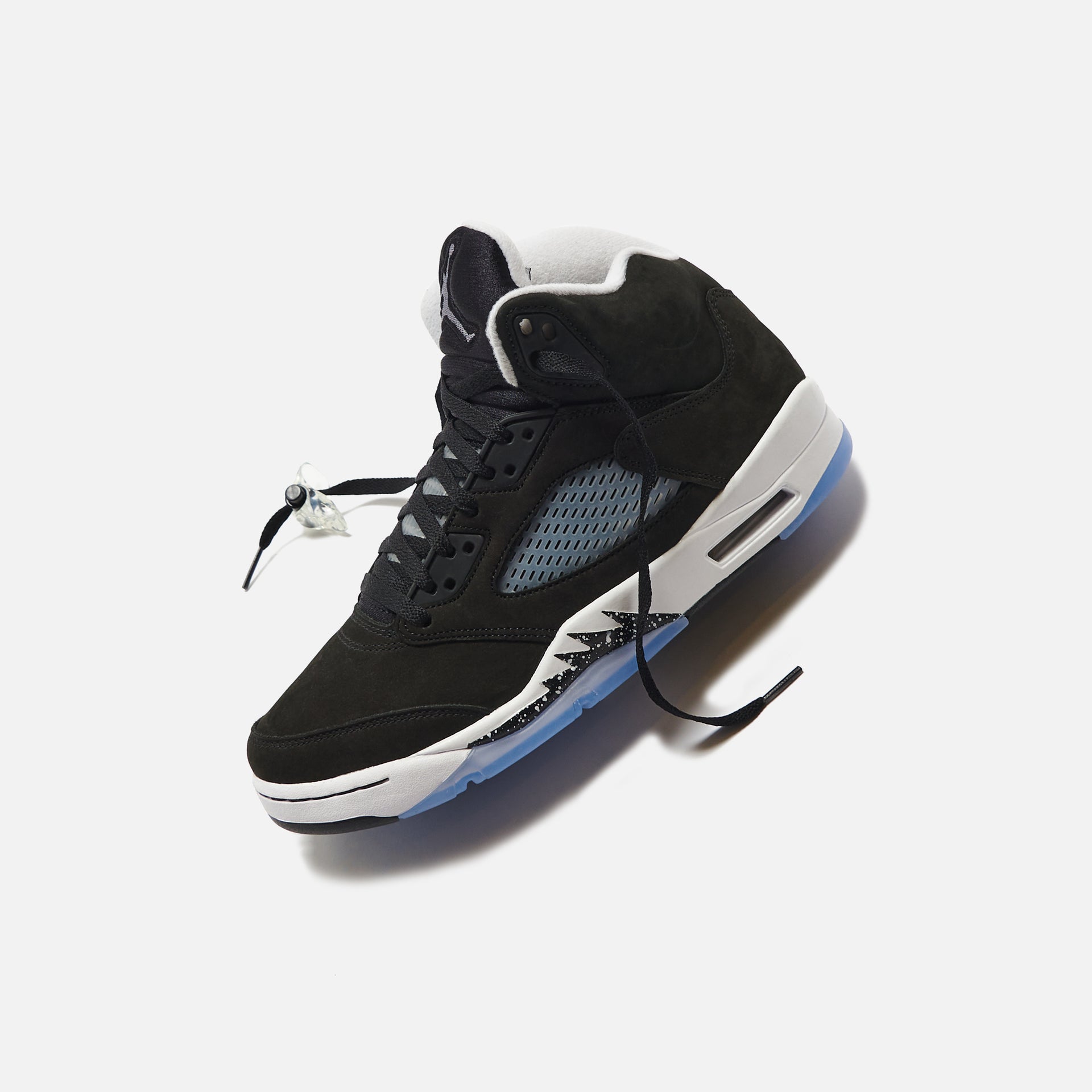 Nike Air Jordan 5 Retro - Black / Cool Grey / White