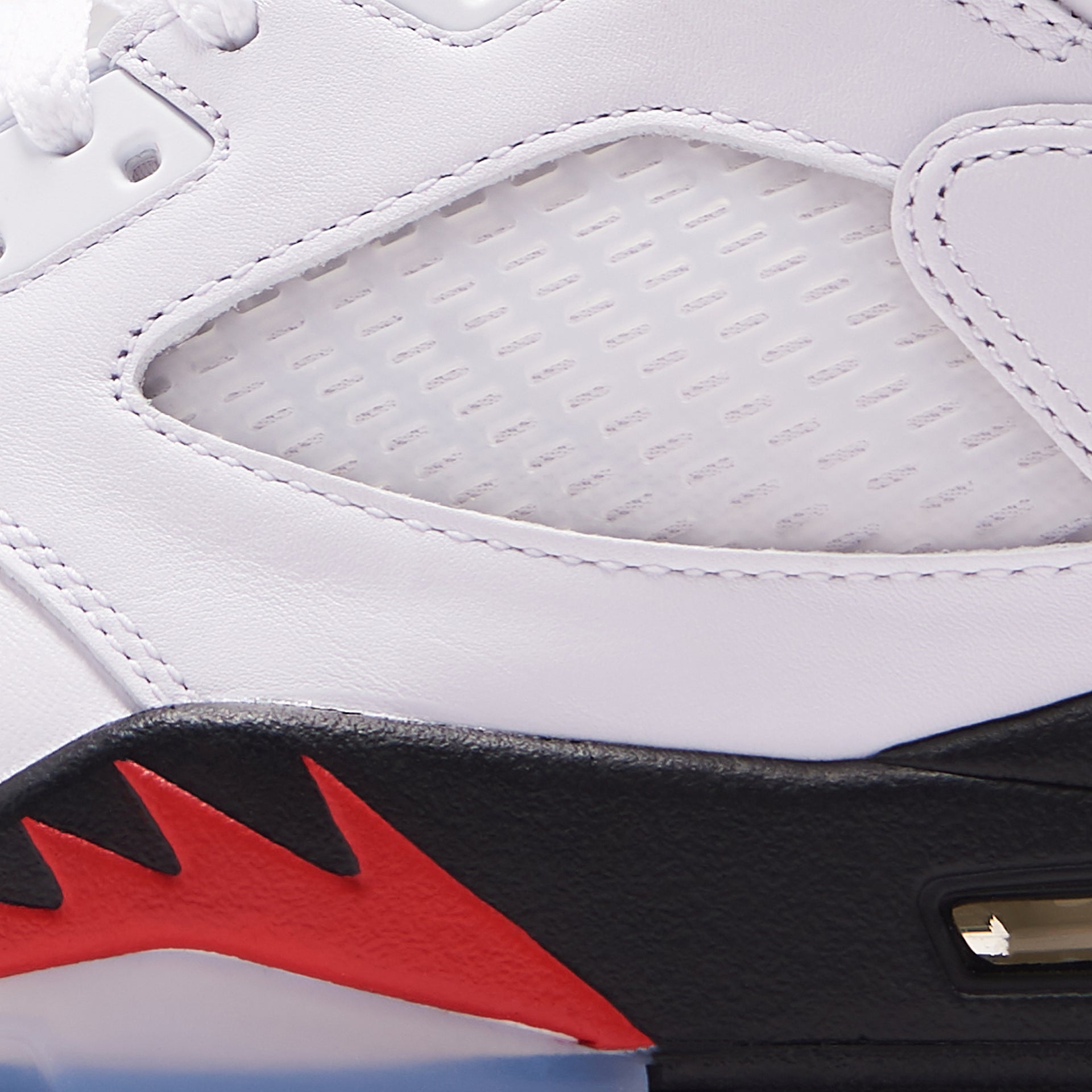 Nike Air Jordan 5 Retro LE - True White / Fire Red / Metallic