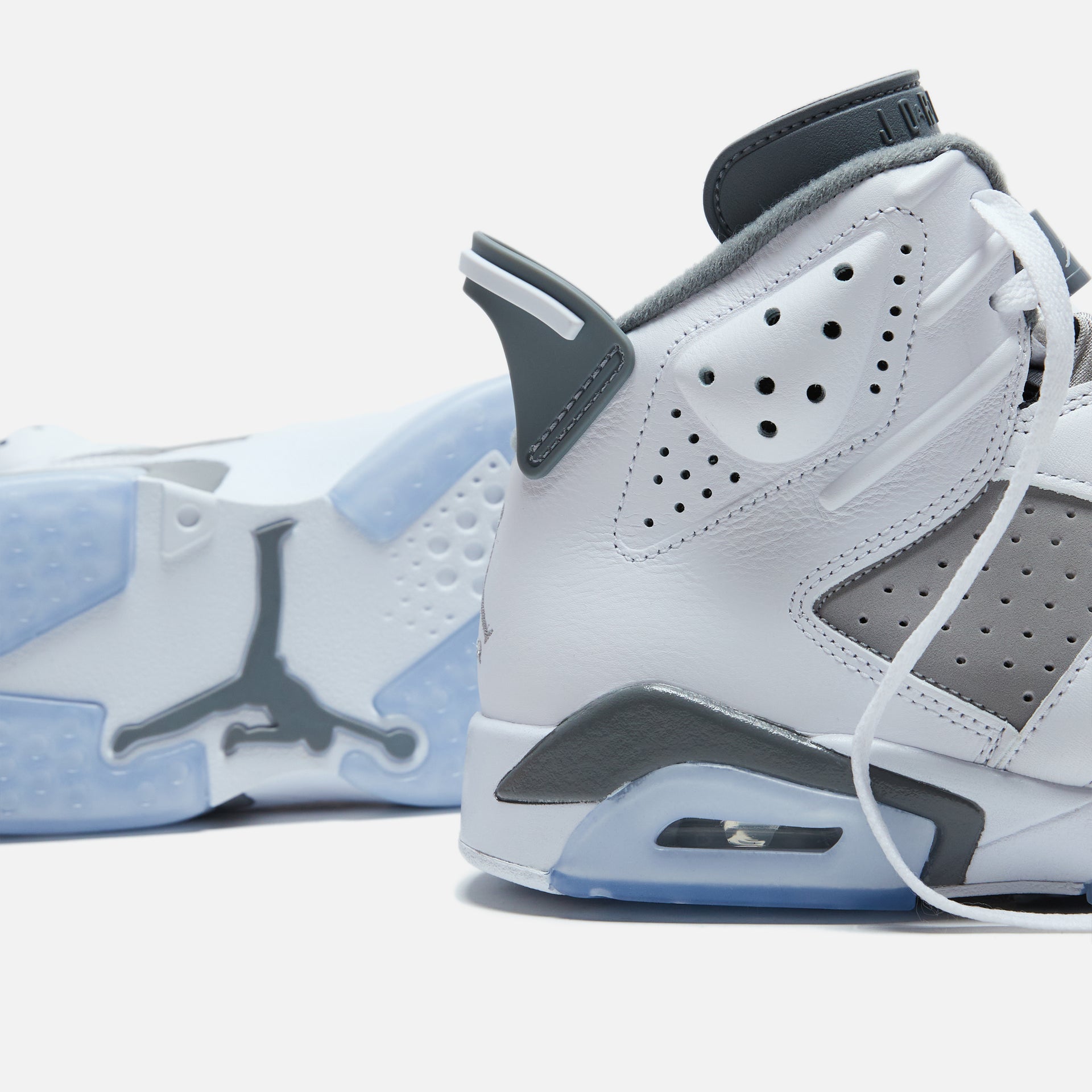 Nike Air Jordan 6 Retro - White / Medium Grey / Cool Grey