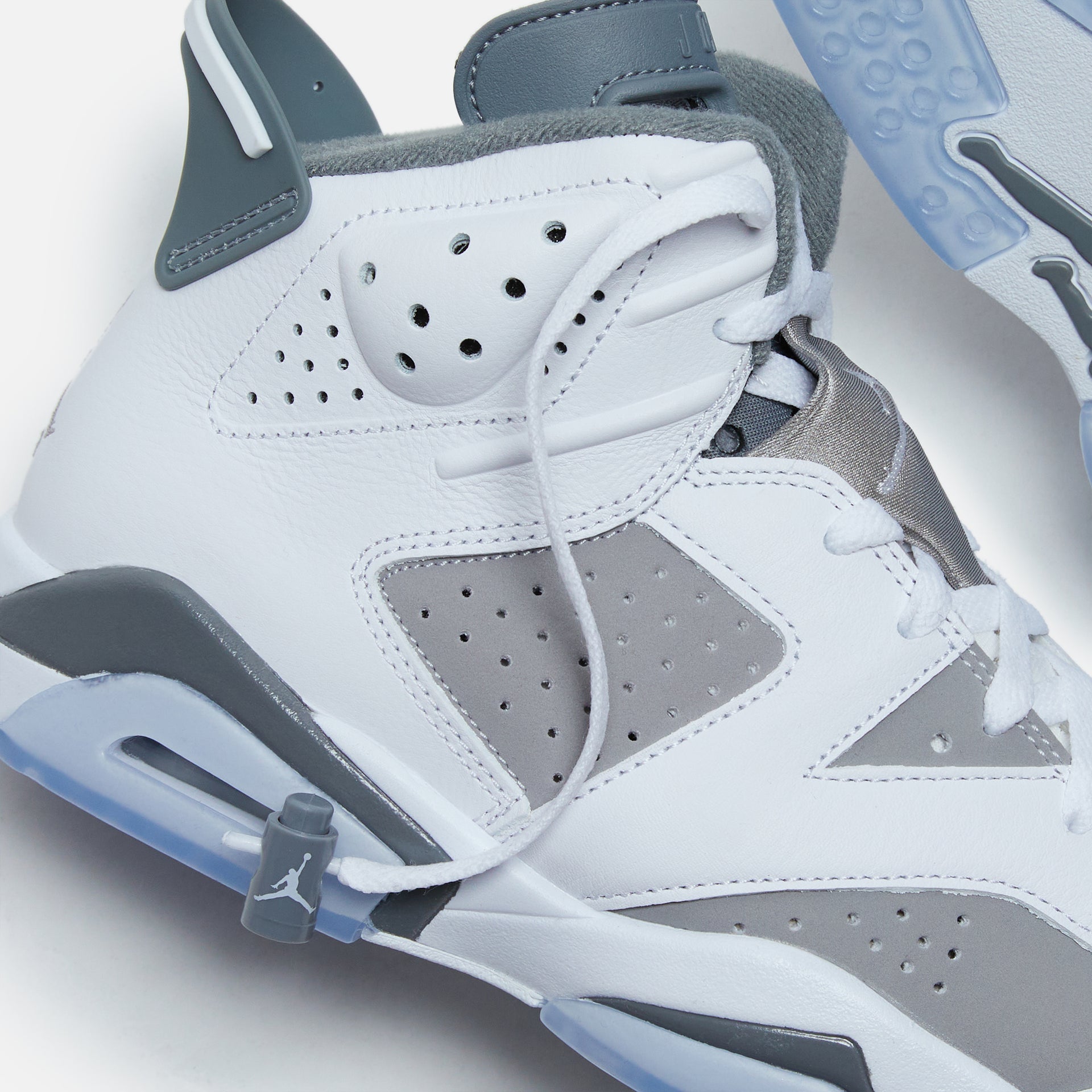 Nike Air Jordan 6 Retro - White / Medium Grey / Cool Grey