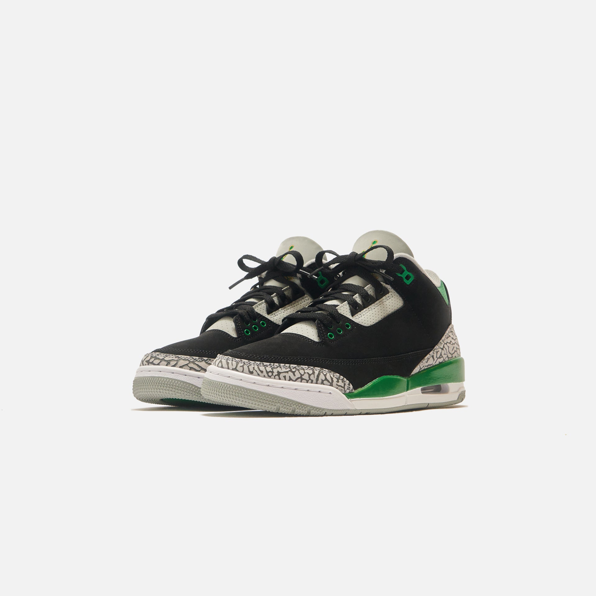 Nike Air Jordan 3 Retro - Black / Pine Green