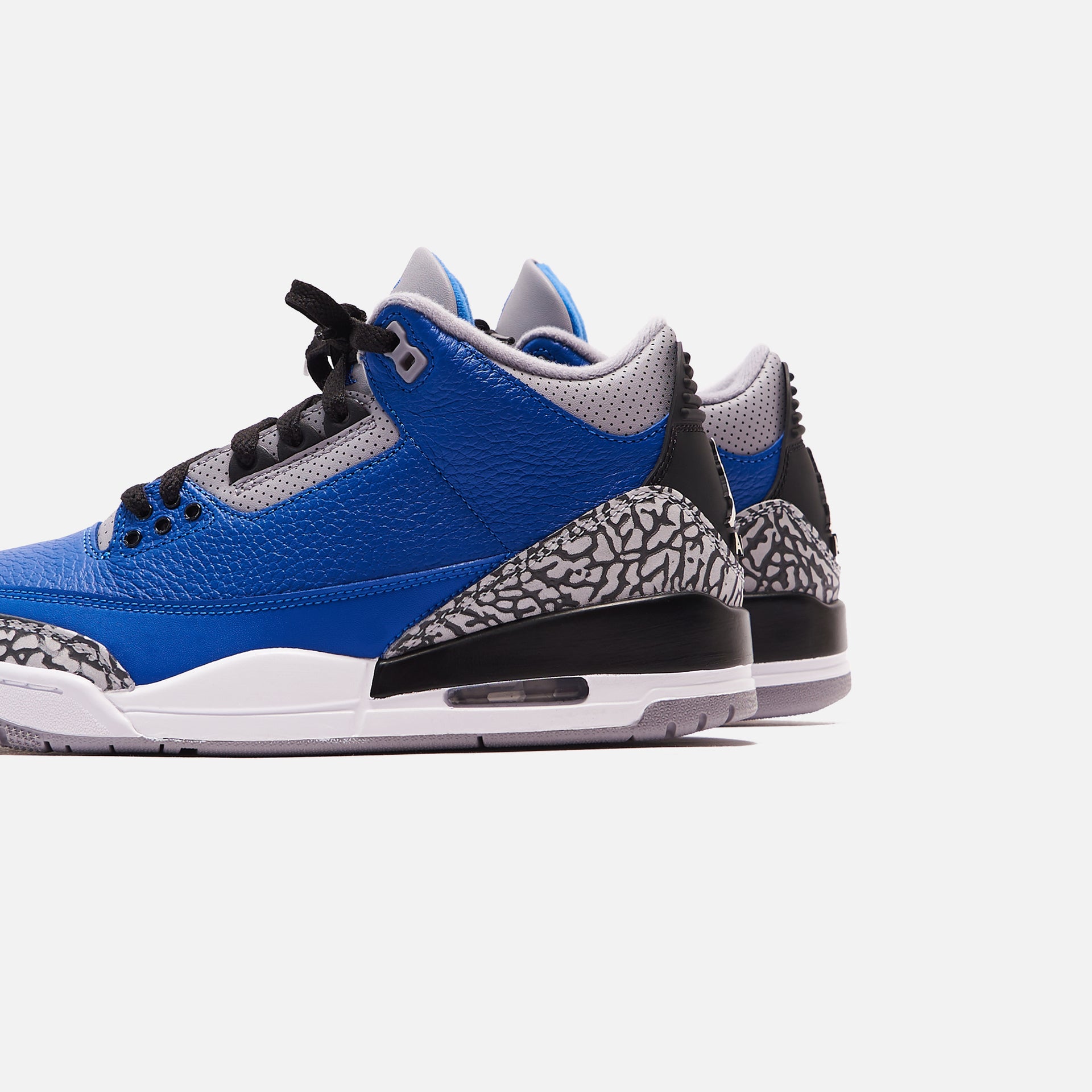 Nike Air Jordan 3 Retro - Varsity Royal / Cement Grey