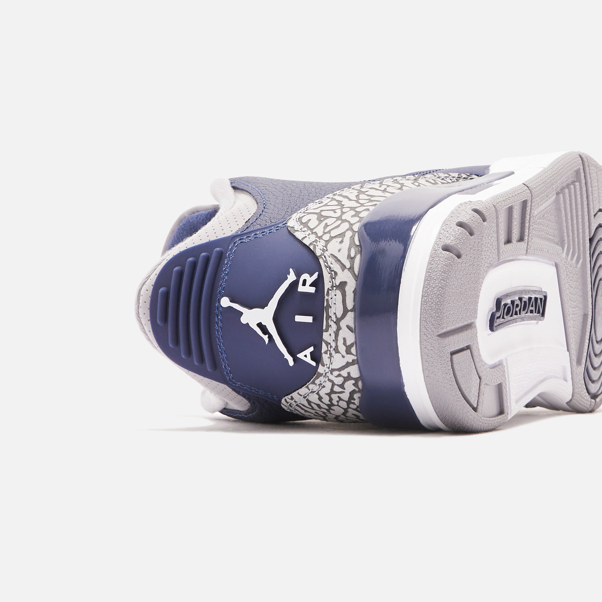 Nike Air Jordan 3 Retro - Midnight Navy / White / Cement Grey
