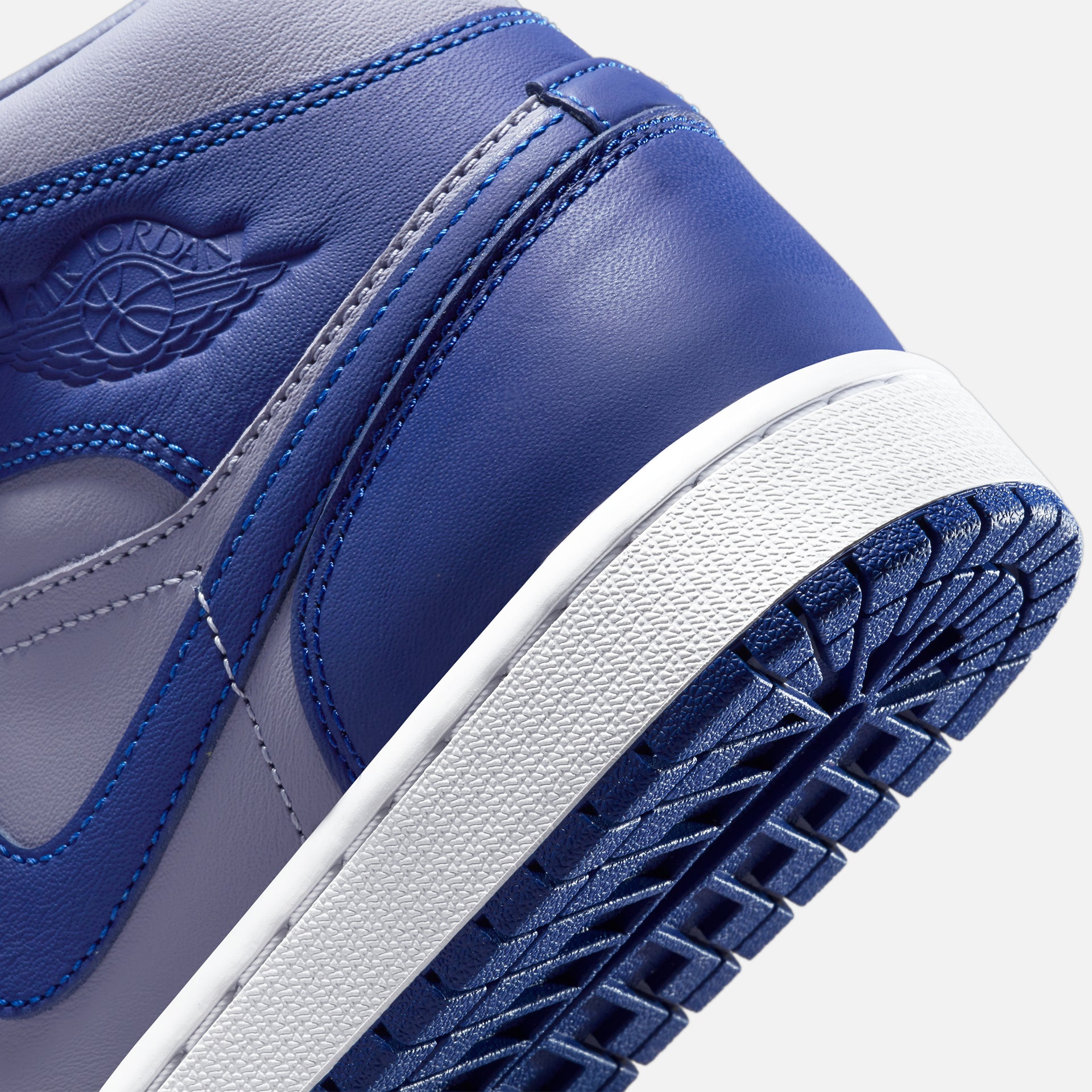 Nike WMNS Air Jordan 1 Mid SE - Iron Purple / Deep Royal Blue
