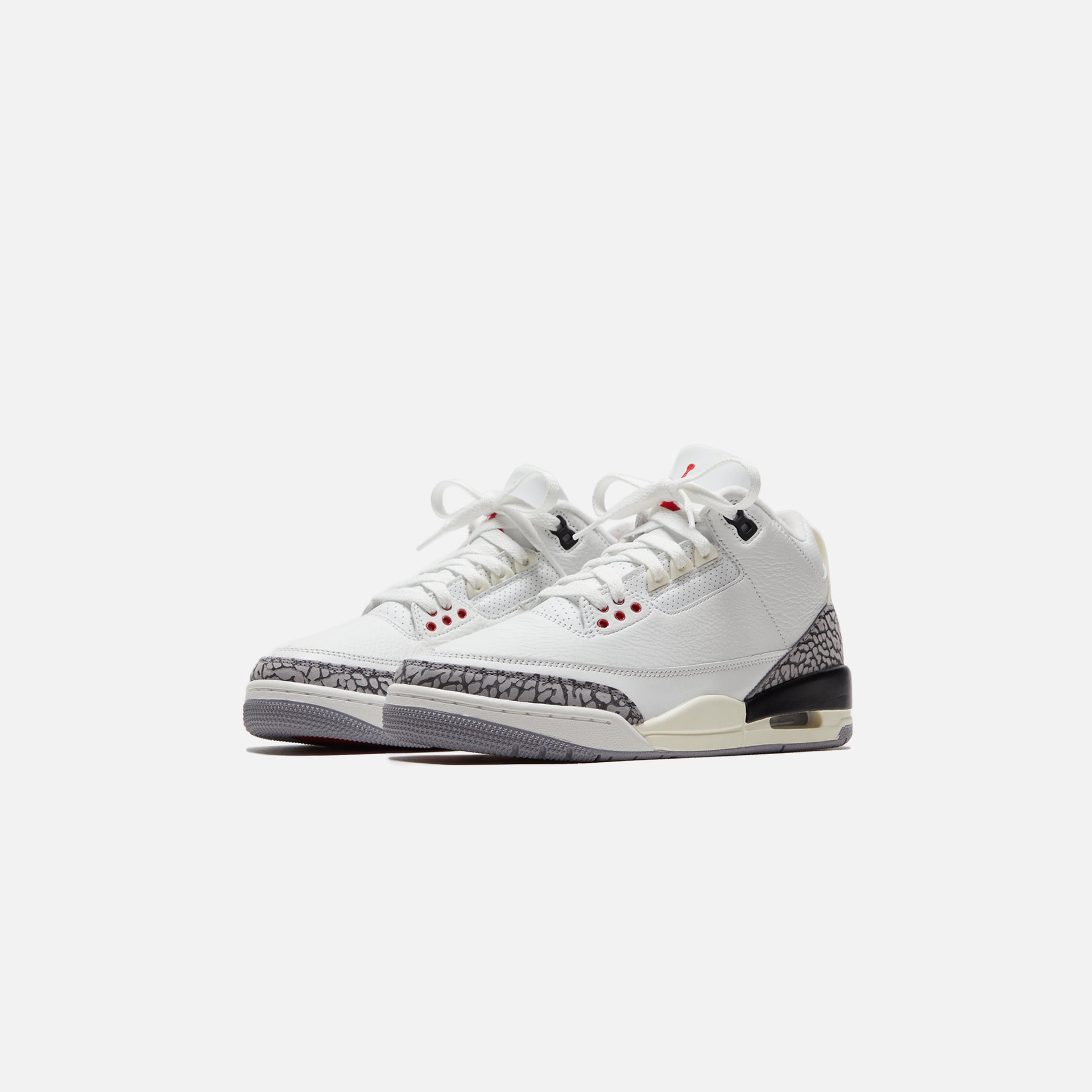 Nike Air Jordan 3 Retro - Summit White / Fire Red / Black / Cement