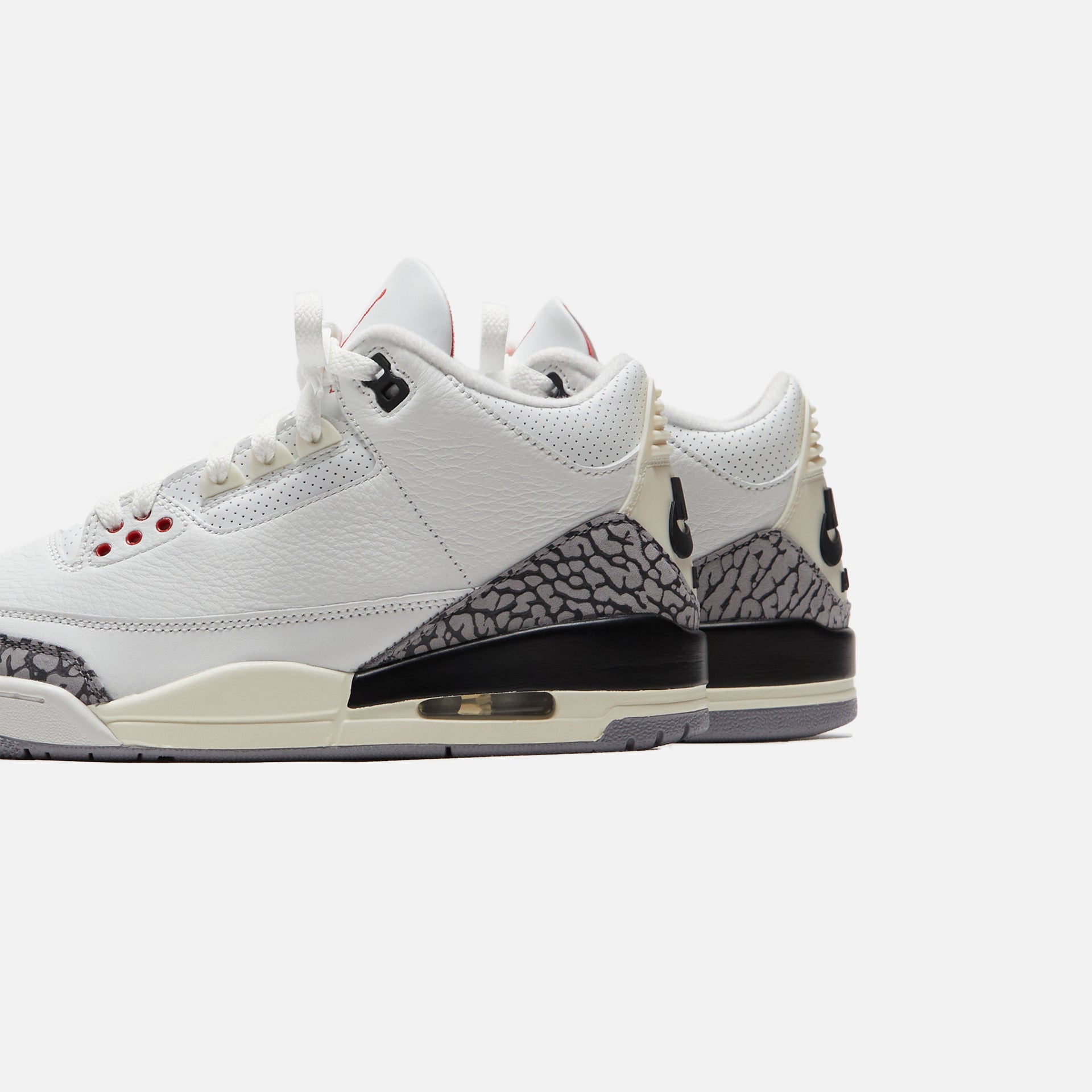 Nike Air Jordan 3 Retro - Summit White / Fire Red / Black / Cement