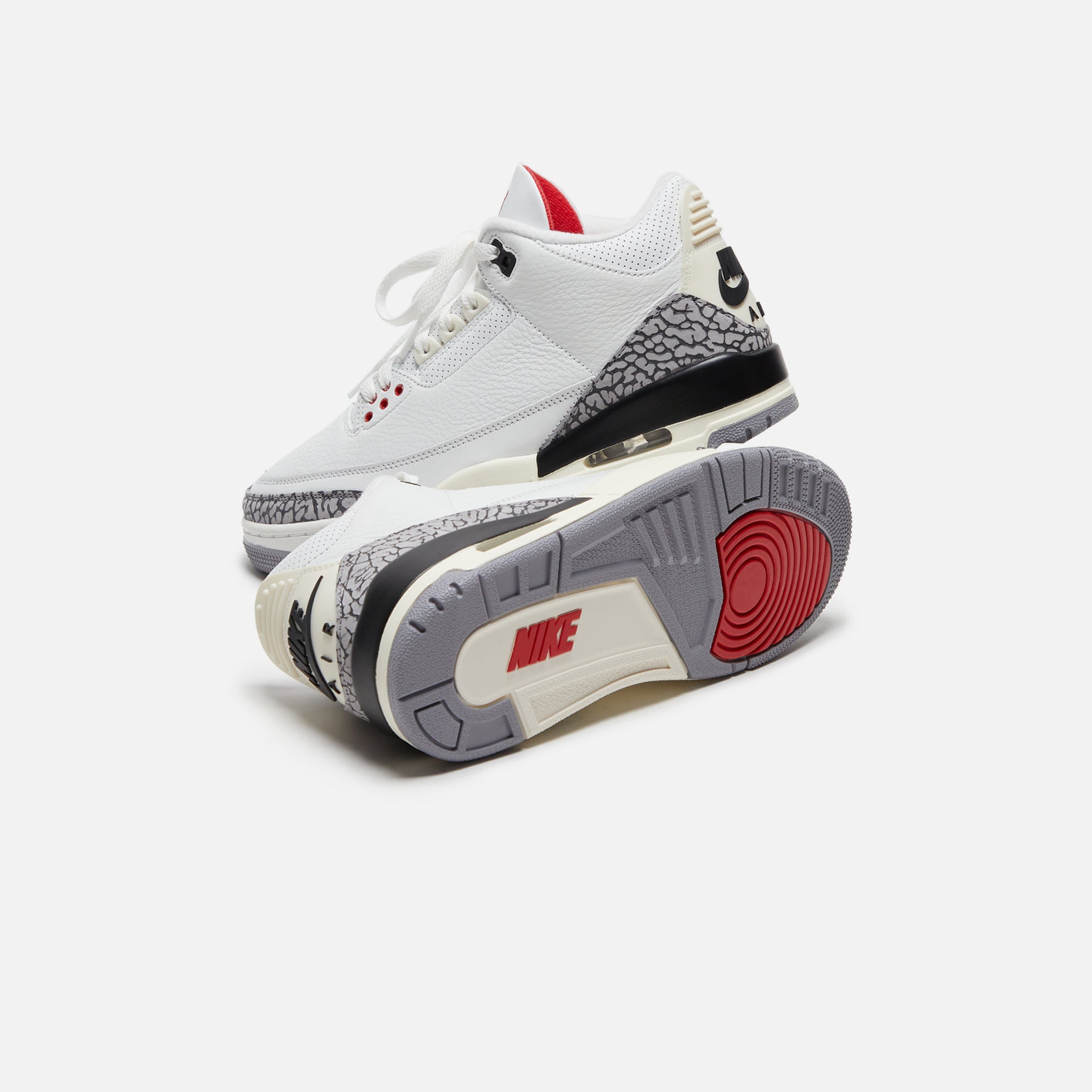 Nike Air Jordan 3 Retro - Summit White / Fire Red / Black / Cement