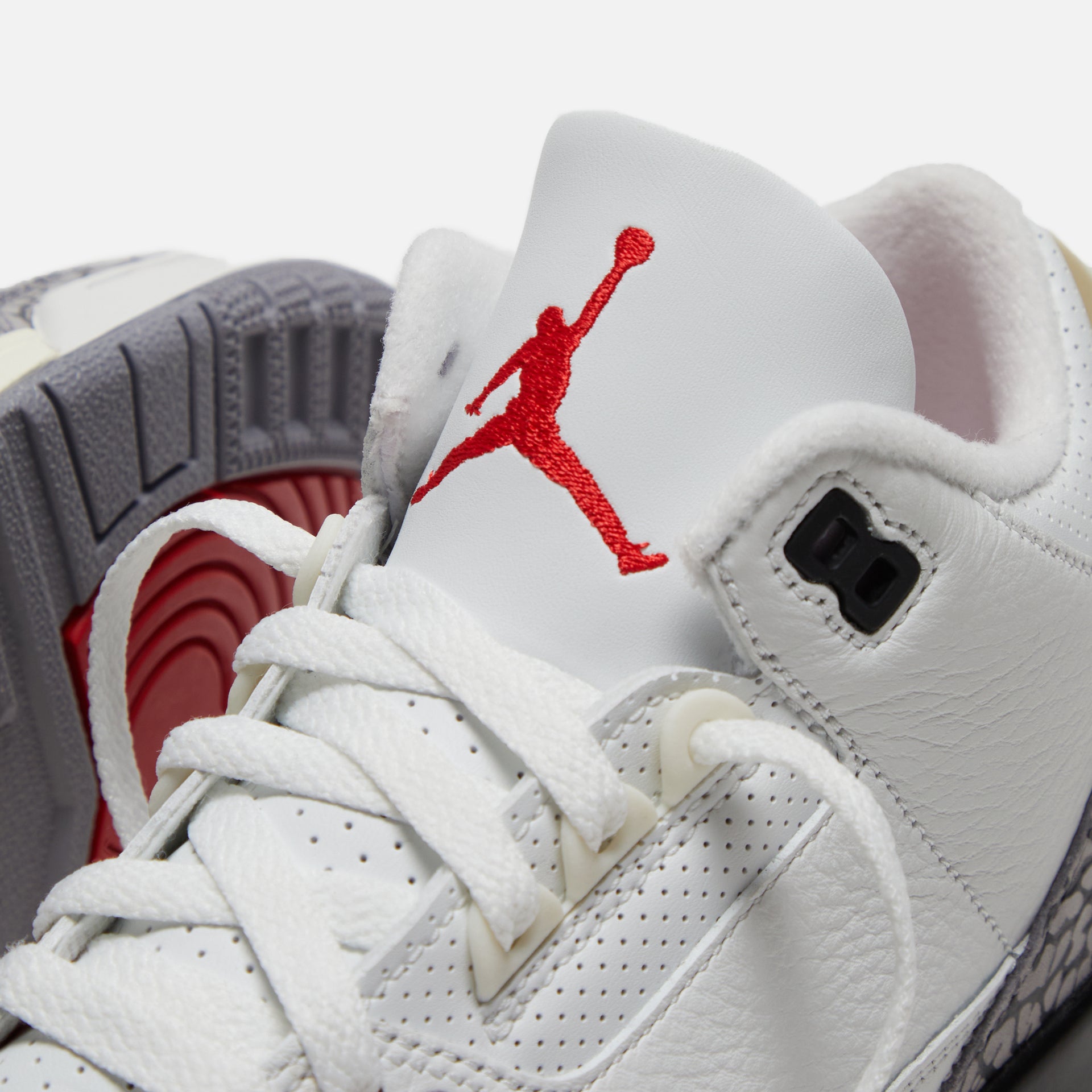 Nike Air Jordan 3 Retro - Summit White / Fire Red / Black / Cement