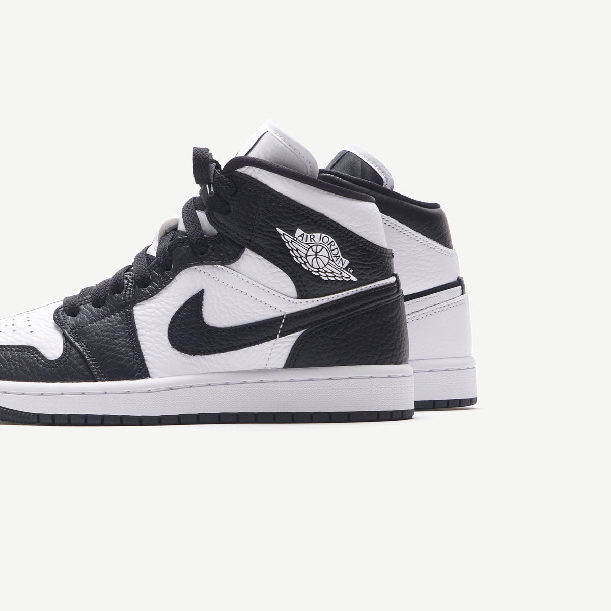 Nike Wmns Air Jordan 1 Mid SE Edge - White / Black