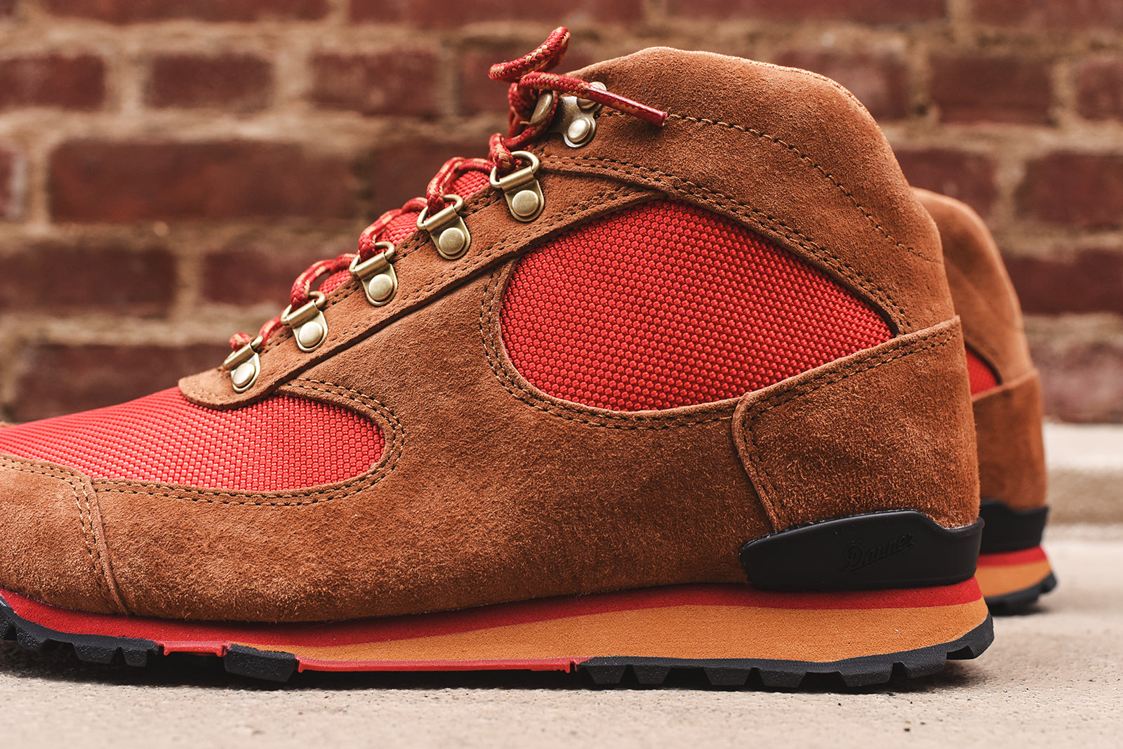 Danner Jag - Monks Robe / Bossa Nova