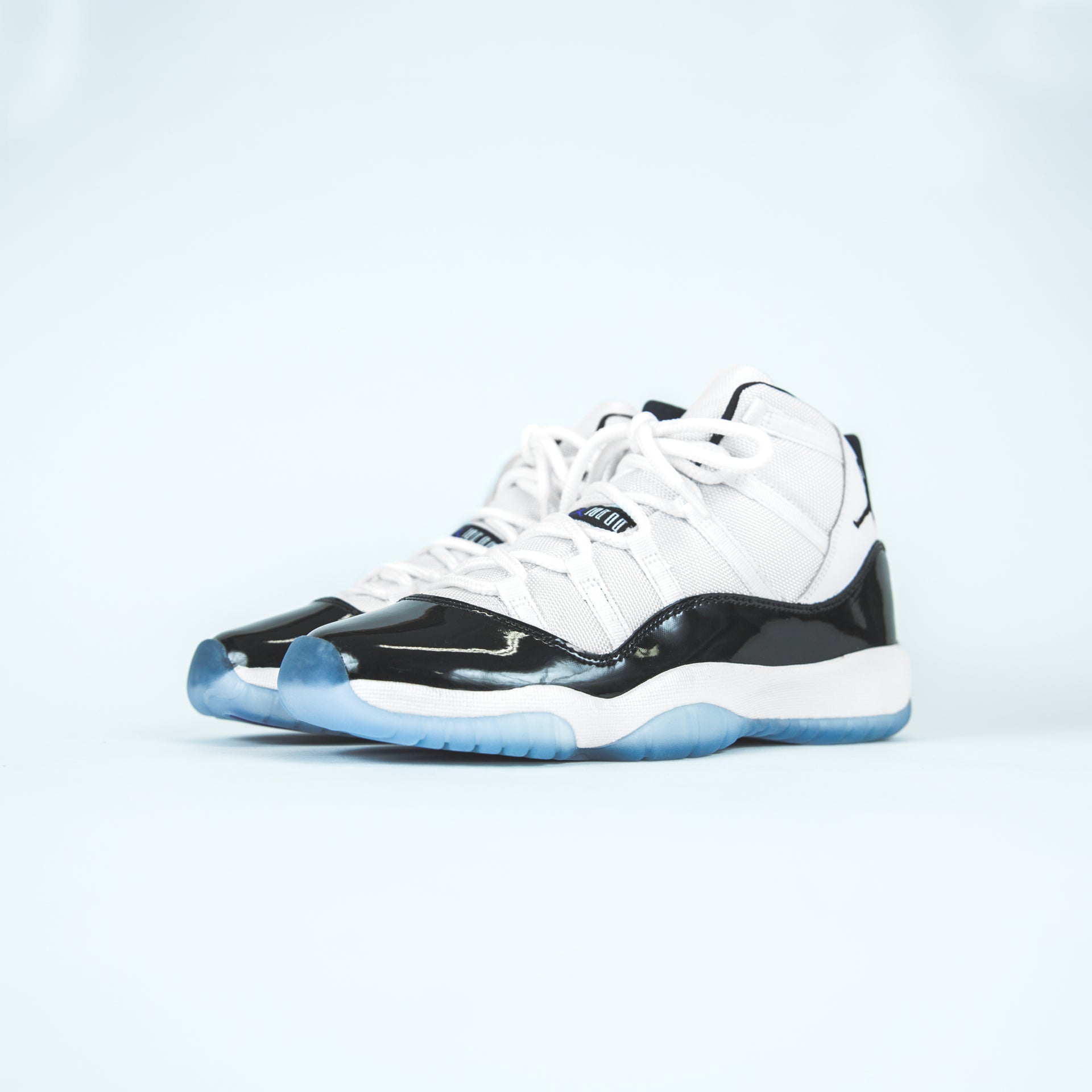Nike GS Air Jordan 11 Retro - White / Black / Concord