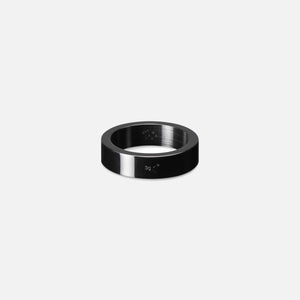 Le Gramme 3g Polished Ceramic Ribbon Ring - black