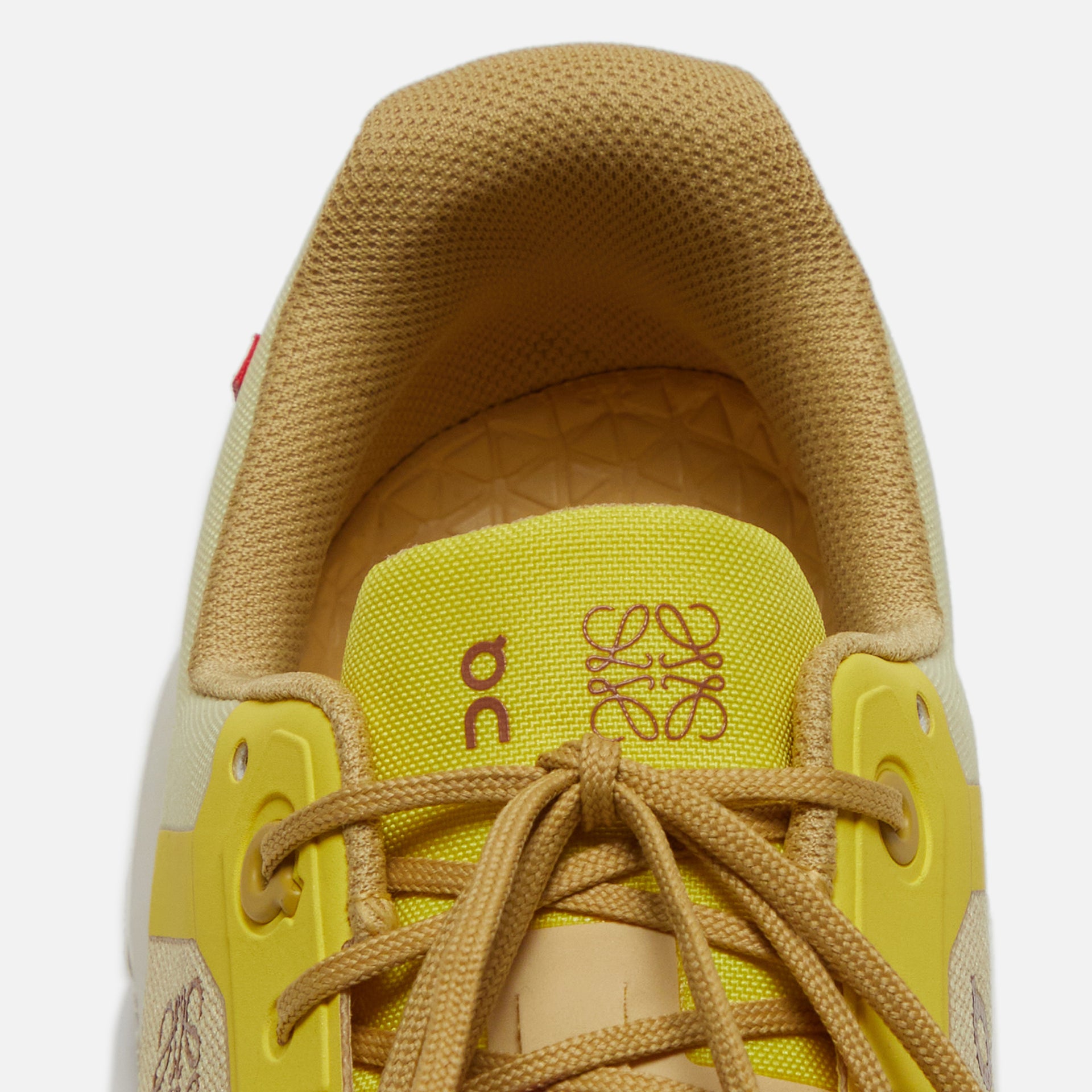 On Running x Loewe WMNS Cloudventure - Pale Yellow