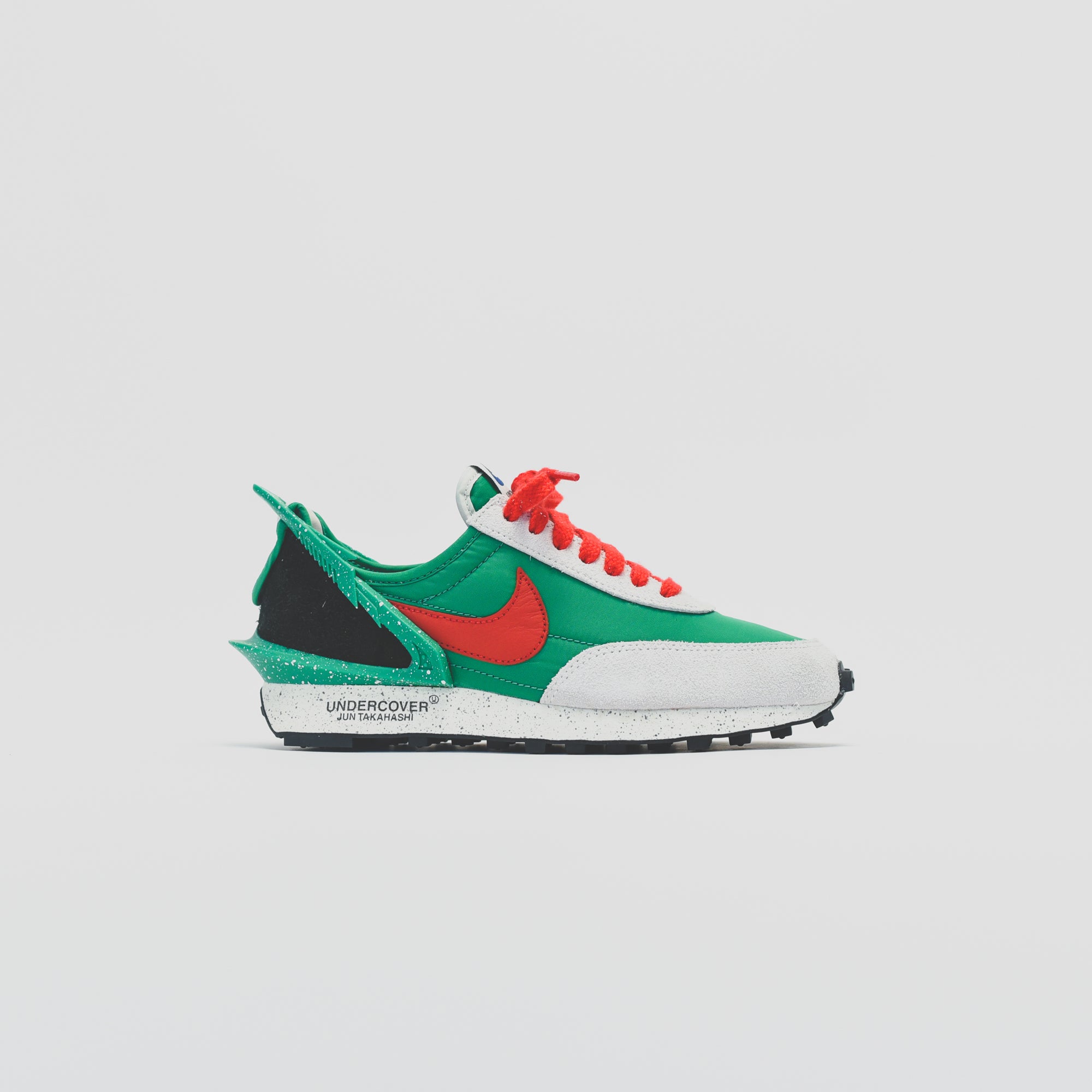 Nike x Undercover WMNS Daybreak - Lucky Green / University Red – Kith