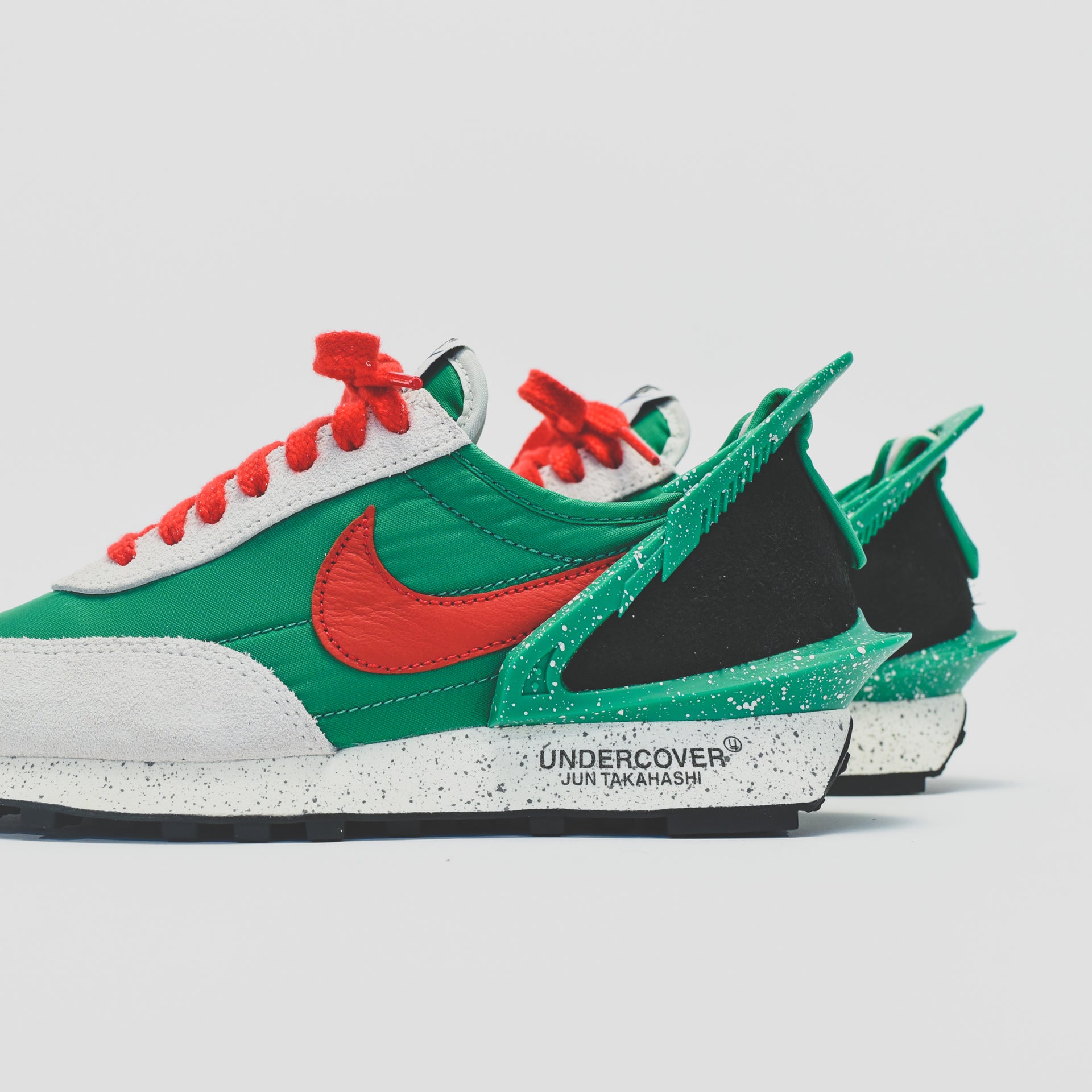 Nike x Undercover WMNS Daybreak - Lucky Green / University Red