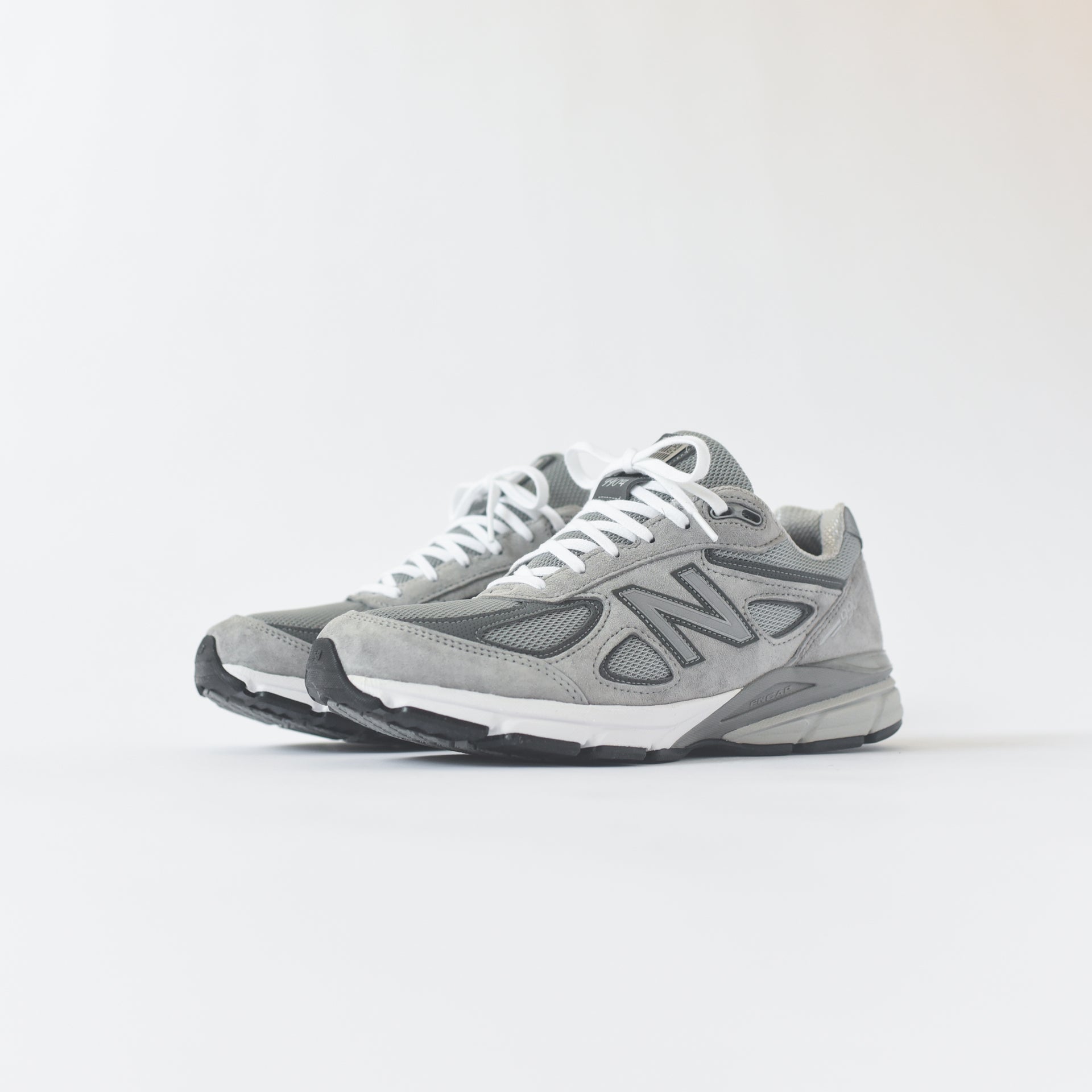 New Balance Made in USA M990v4 - Grey / White