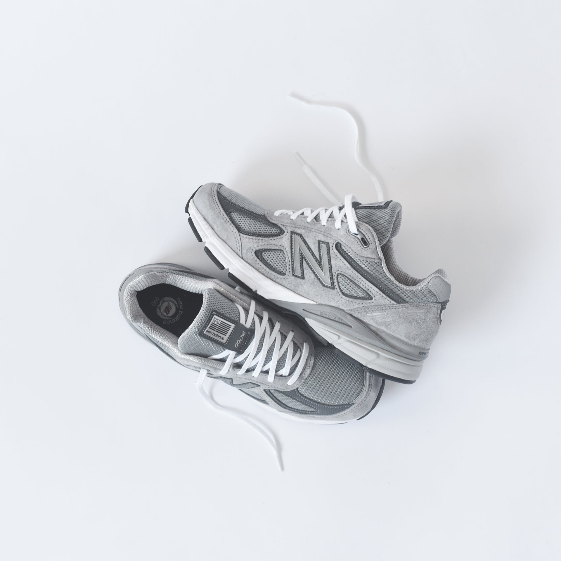 New Balance Made in USA M990v4 - Grey / White