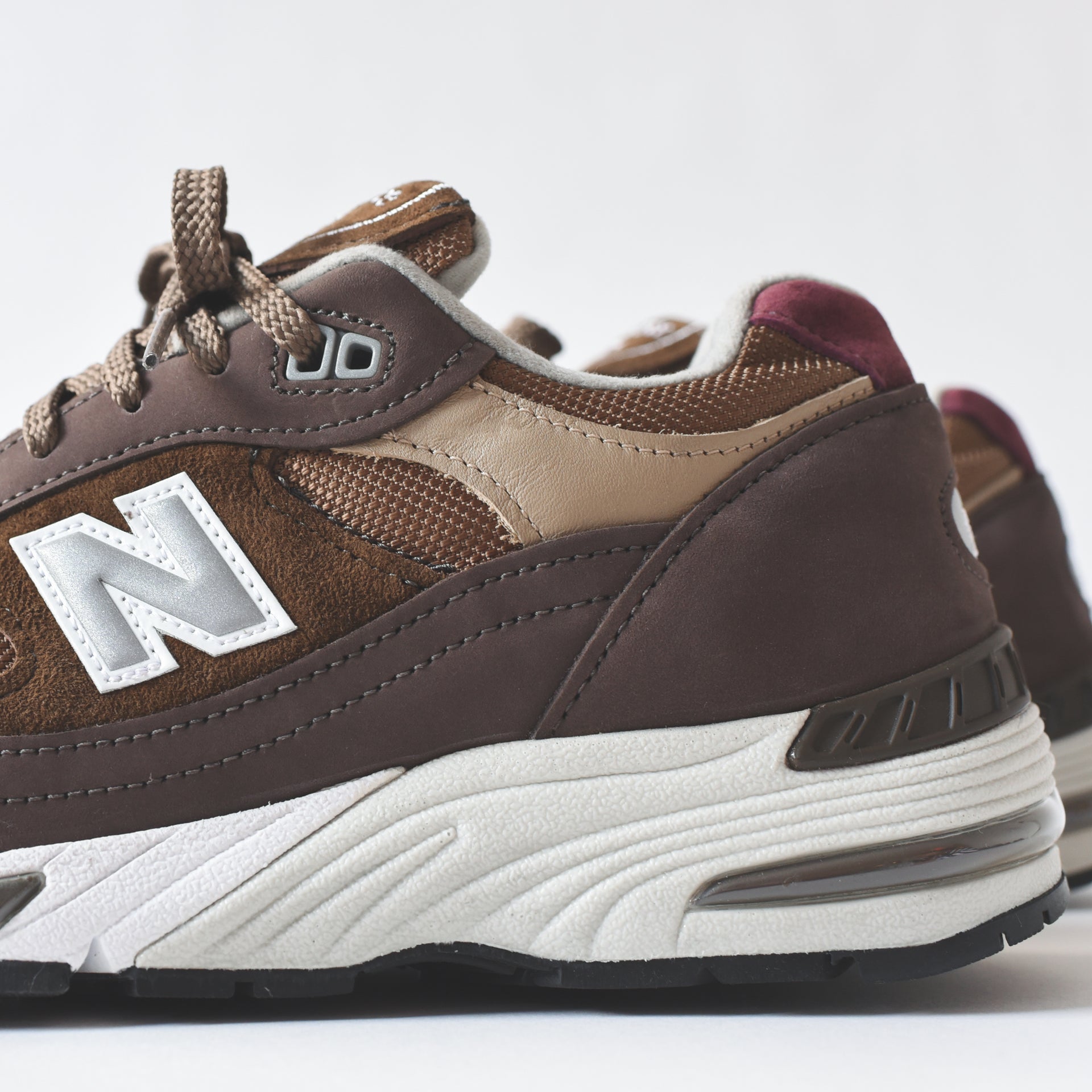 New Balance M991NGG - Brown / White