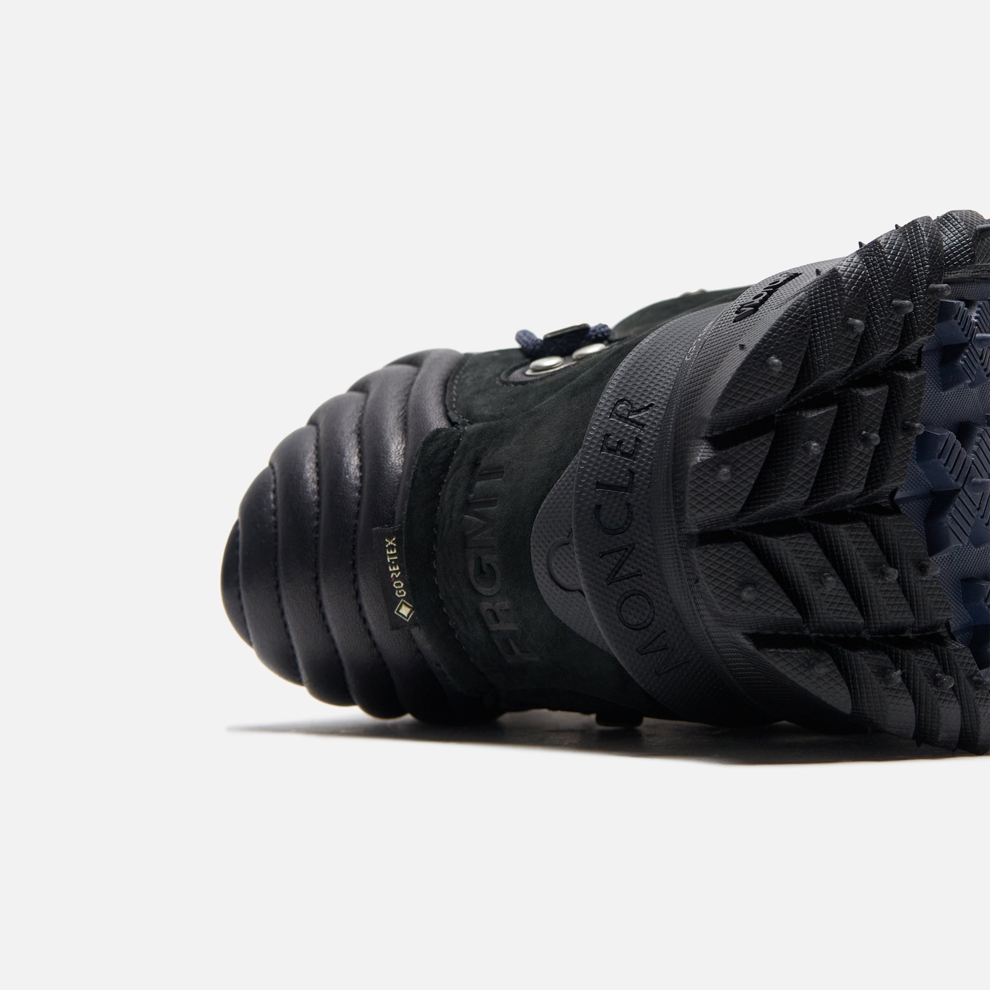 スニーカー MONCLER TRAILGRIP GTX HIGH-TOP SNEAKERS (4M00010 M2523999) Moncler Trailgrip GTX High Top Sneakers - Black – Kith