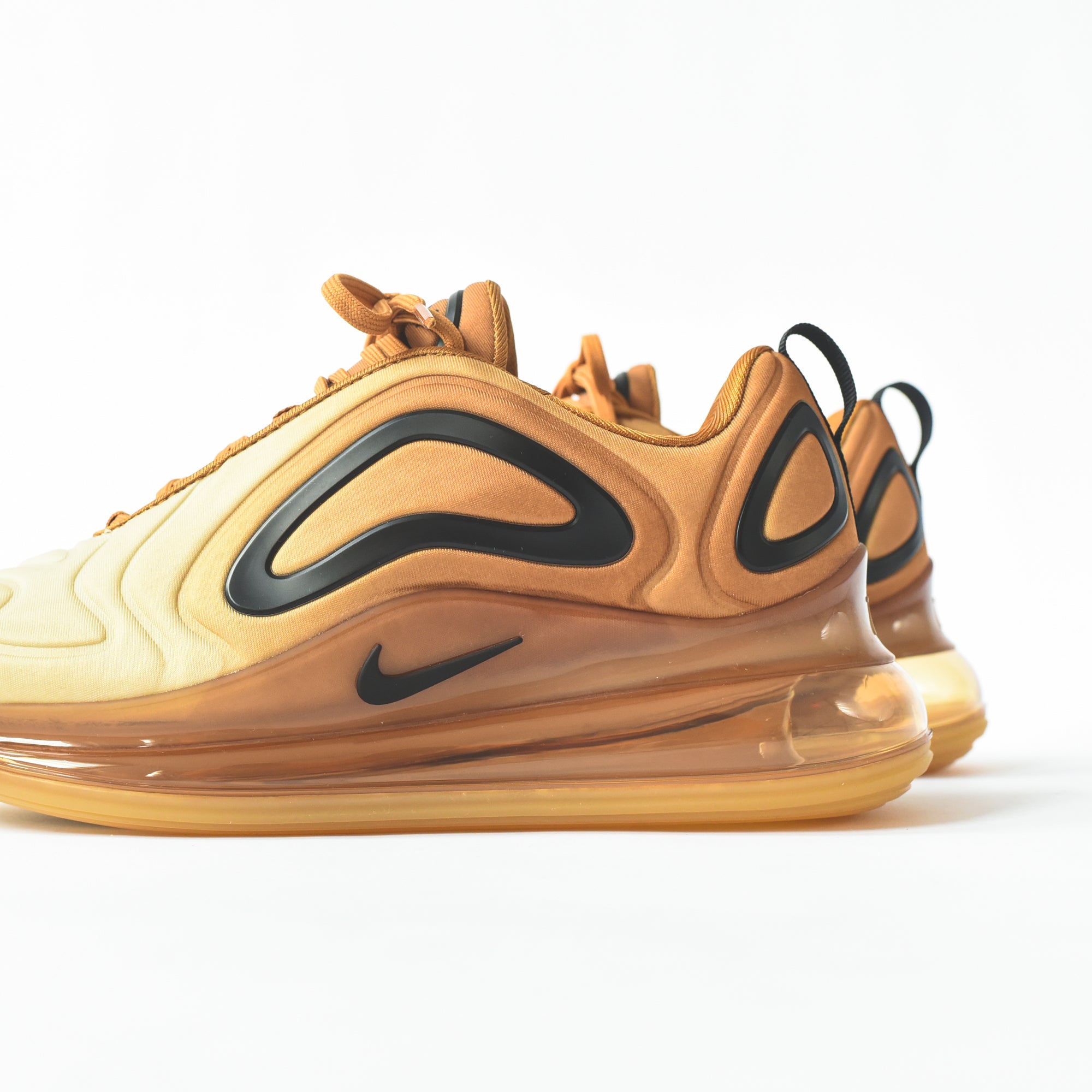 nike air max 720 wheat black & gold