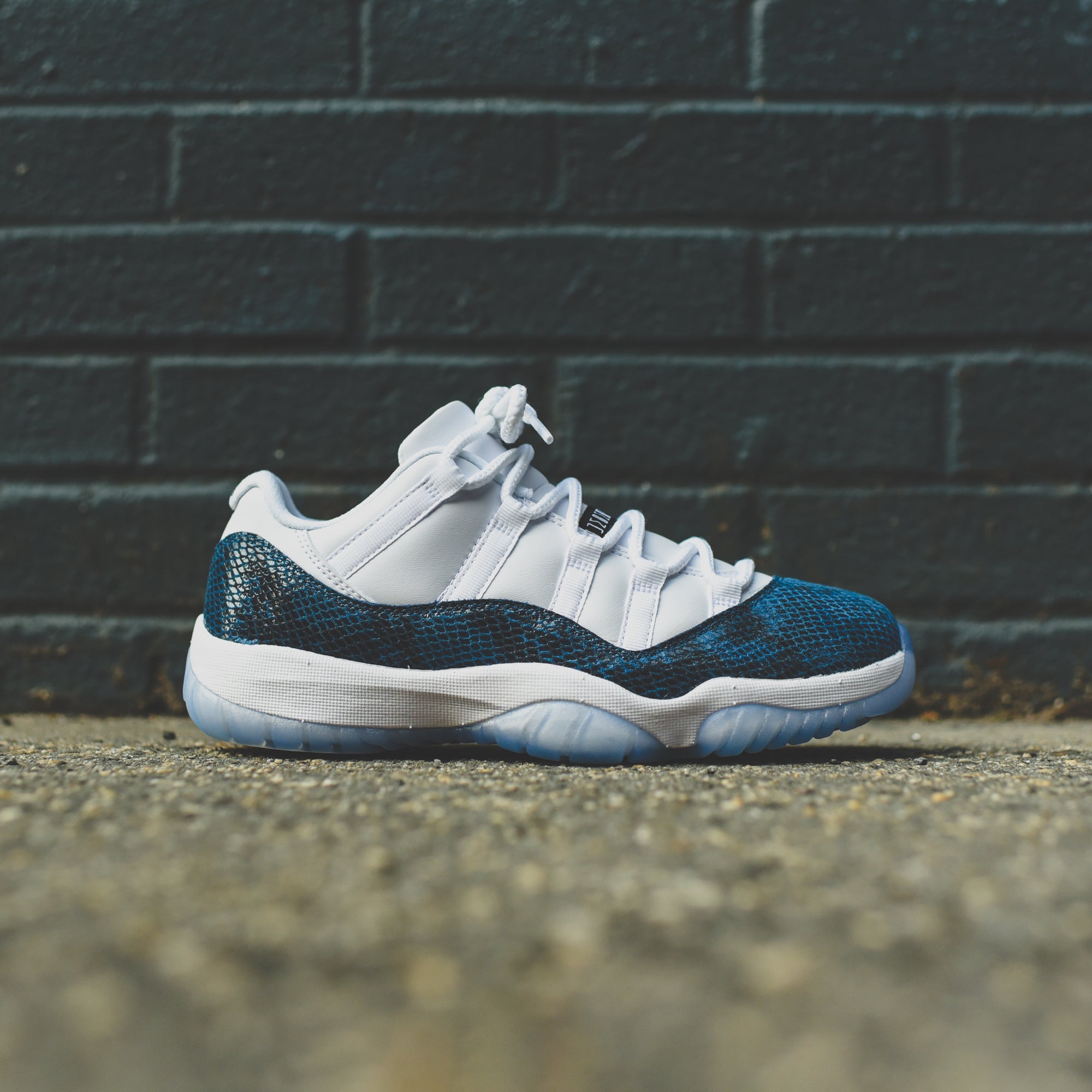 Jordan 11 clearance retro low le