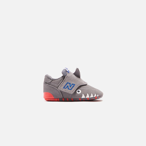 New Balance 574 Classic Crib - Gunmetal / Energy Red