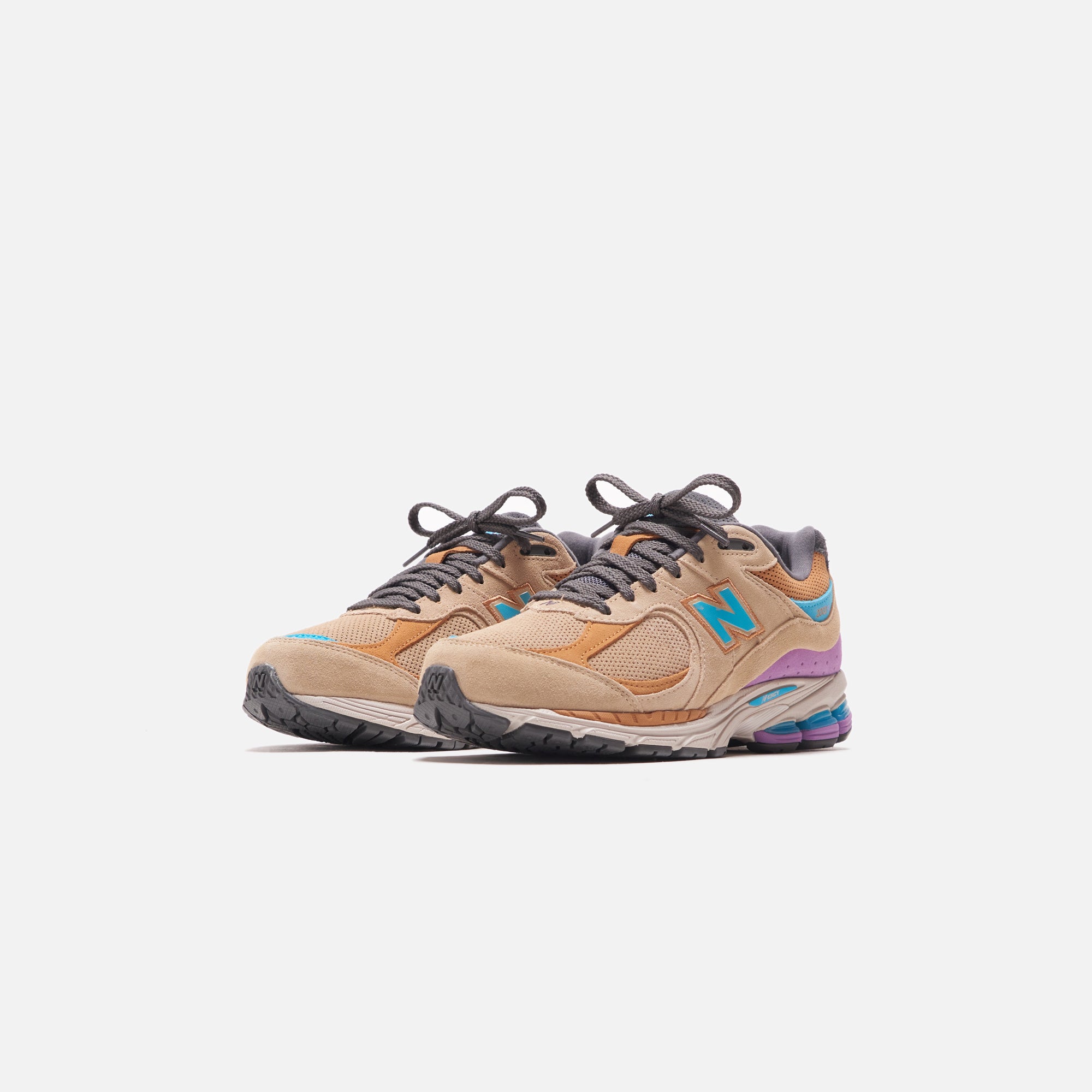 New Balance 2002R - Beige / Orange – Kith