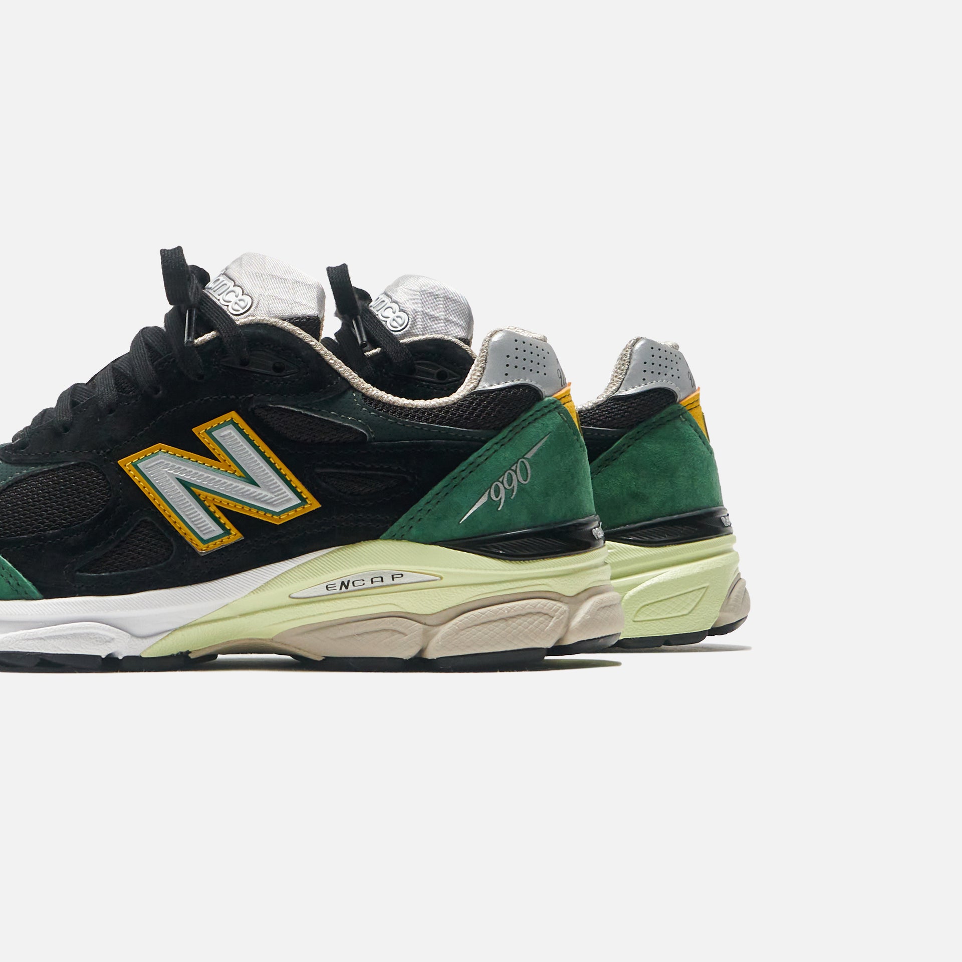New Balance 990 v3 - Green / Black