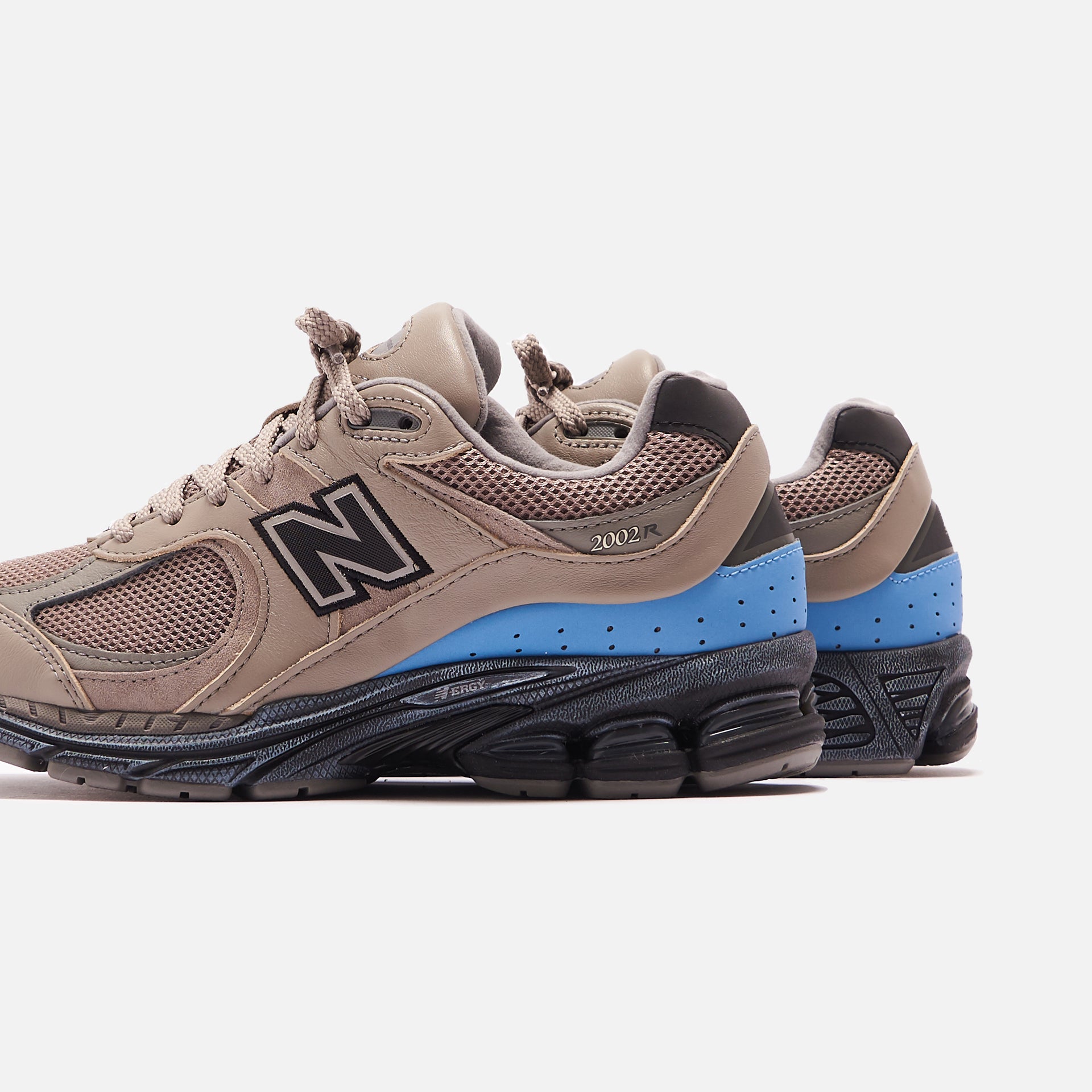 New Balance x Thisisneverthat 2002 - Rock Ridge / Black
