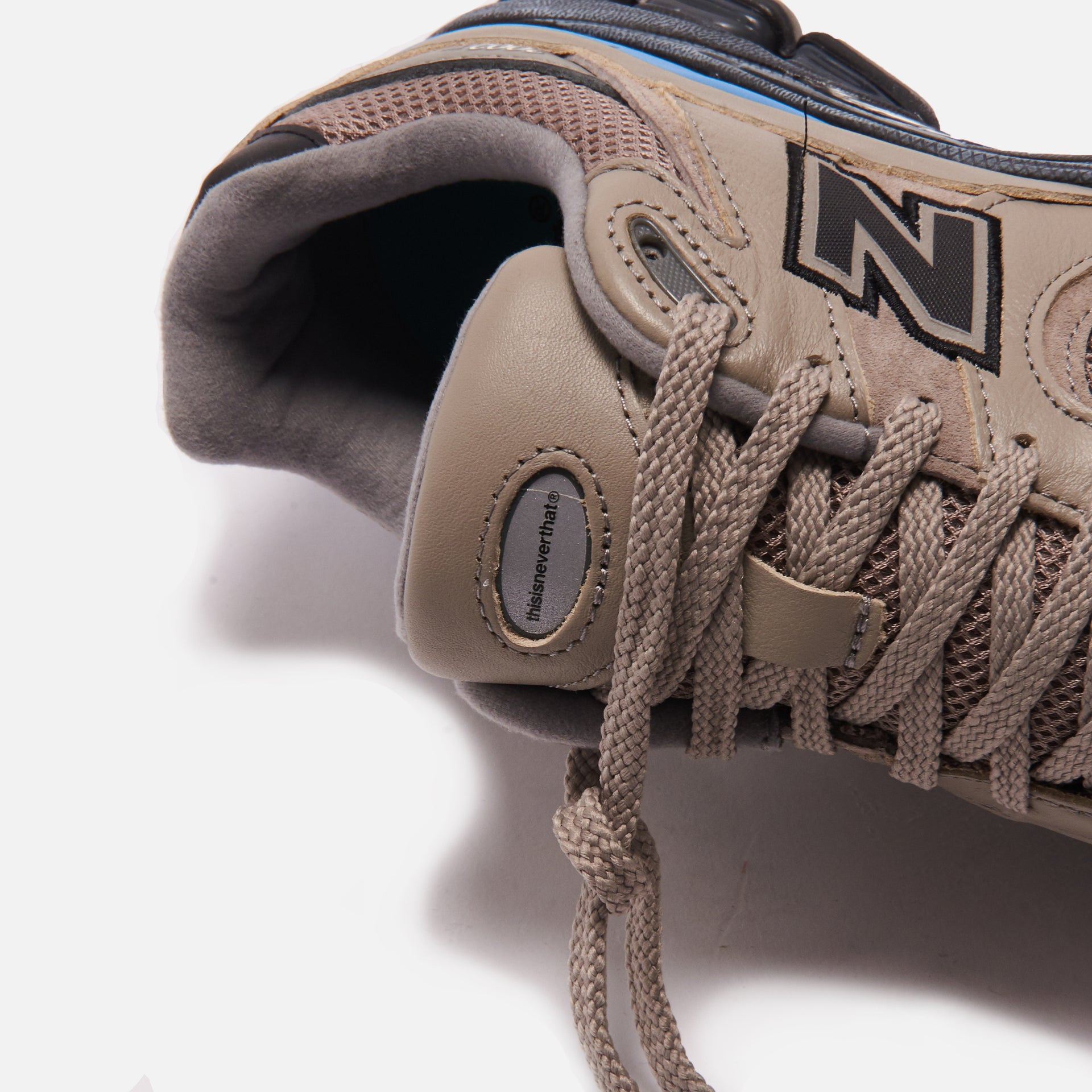 New Balance x Thisisneverthat 2002 - Rock Ridge / Black