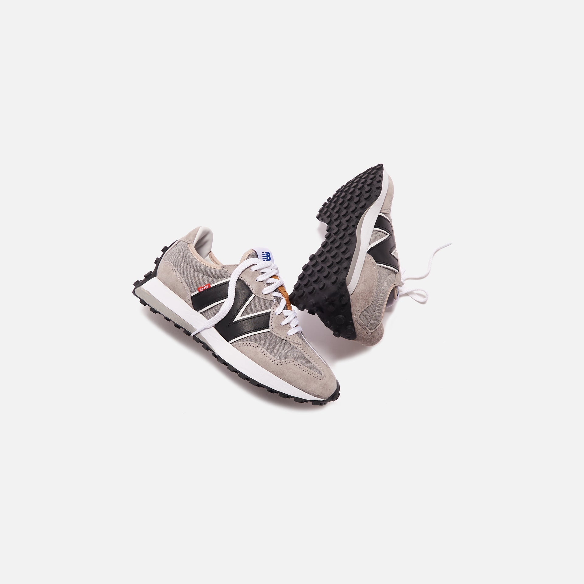 New Balance x Levi's 327 - Grey / Black / White