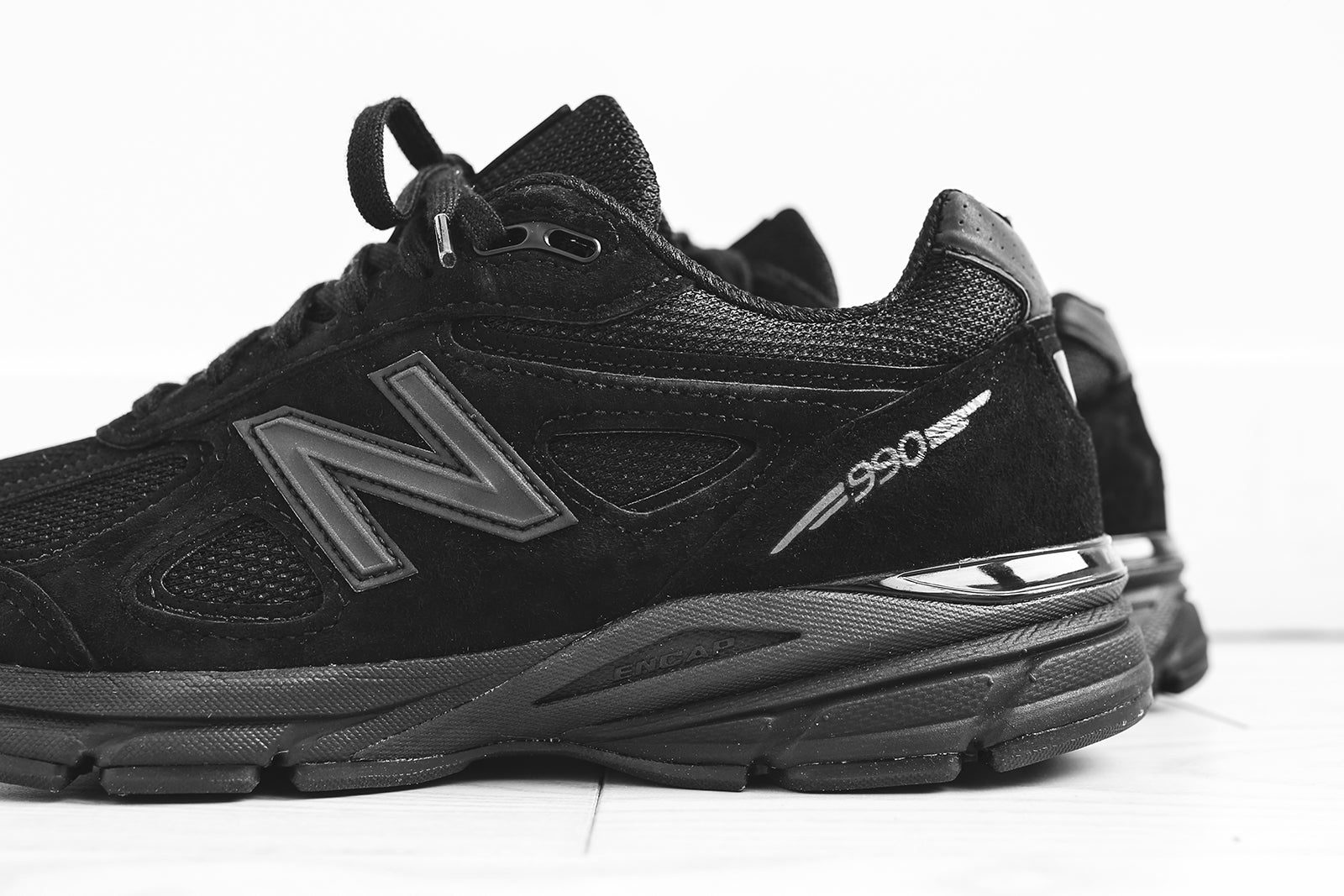 正式的 New Balance M990BB4 - Triple Black – Kith スニーカー