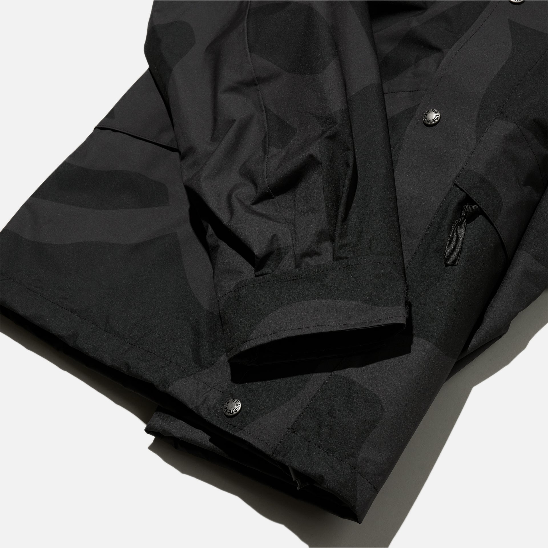 The North Face x Kaws Retro 1996 Mountain Jacket - TNF Black