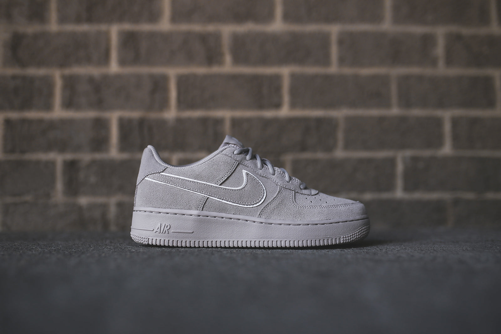 Air force store moon particle