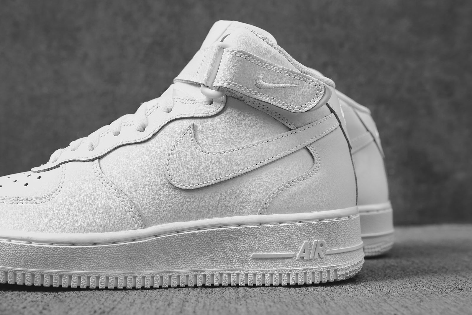 Nike Grade School Air Force 1 - Mid White / White
