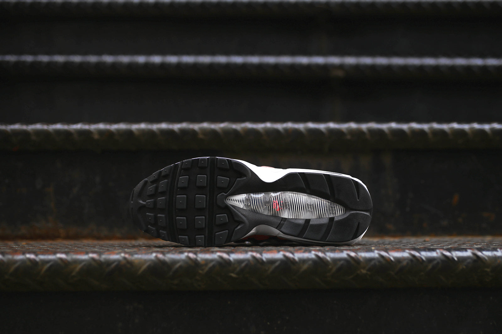 Nike Air Max 95 Essential - White / Blue / Red