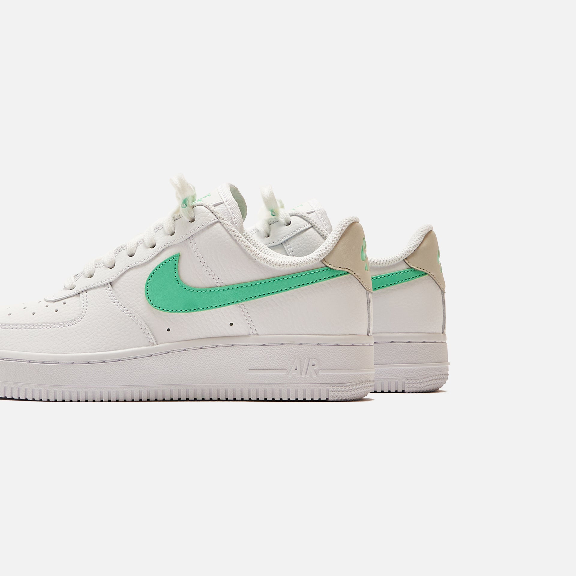 Nike WMNS Air Force 1`07 - White / Green Glow / Light Bone