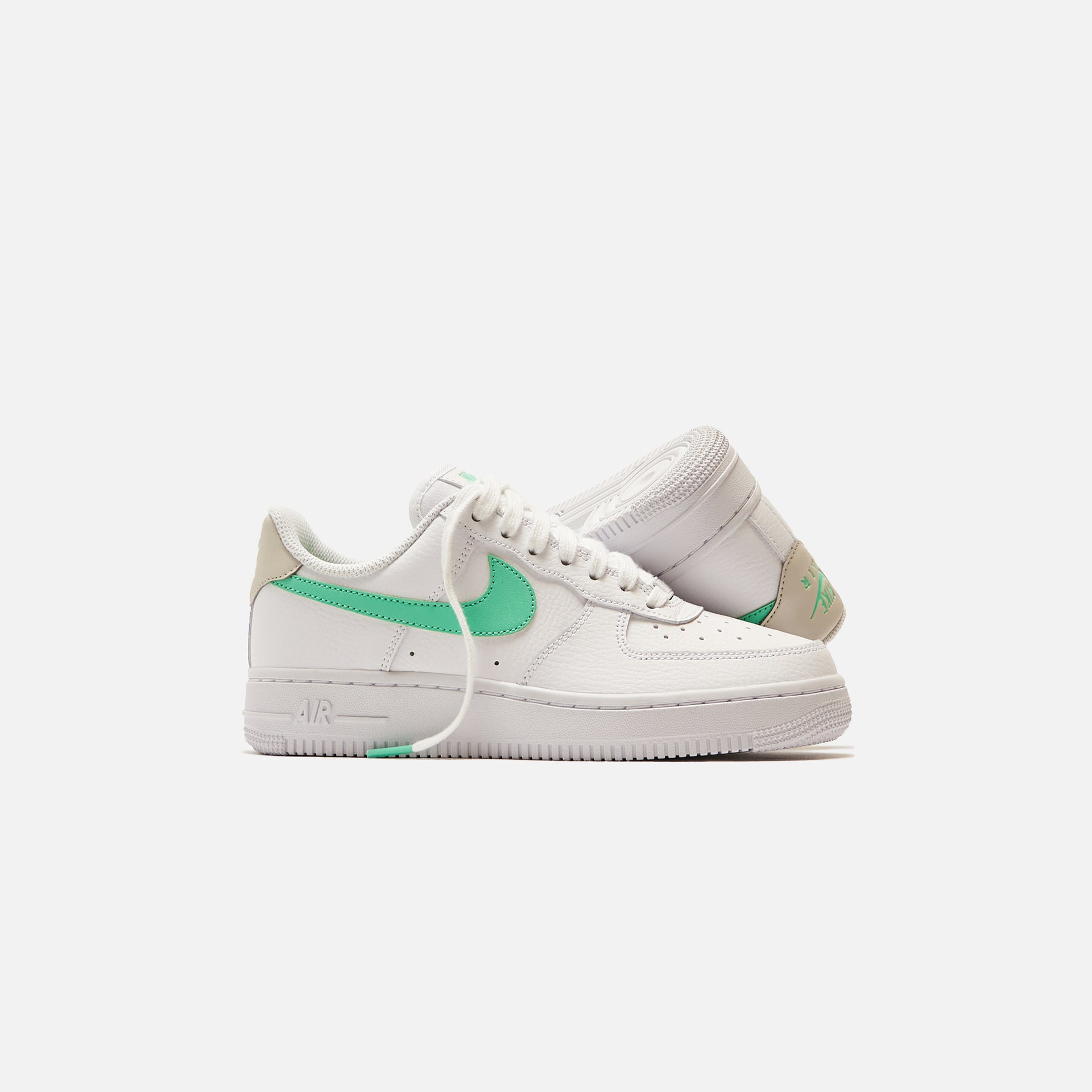 Nike WMNS Air Force 1`07 - White / Green Glow / Light Bone