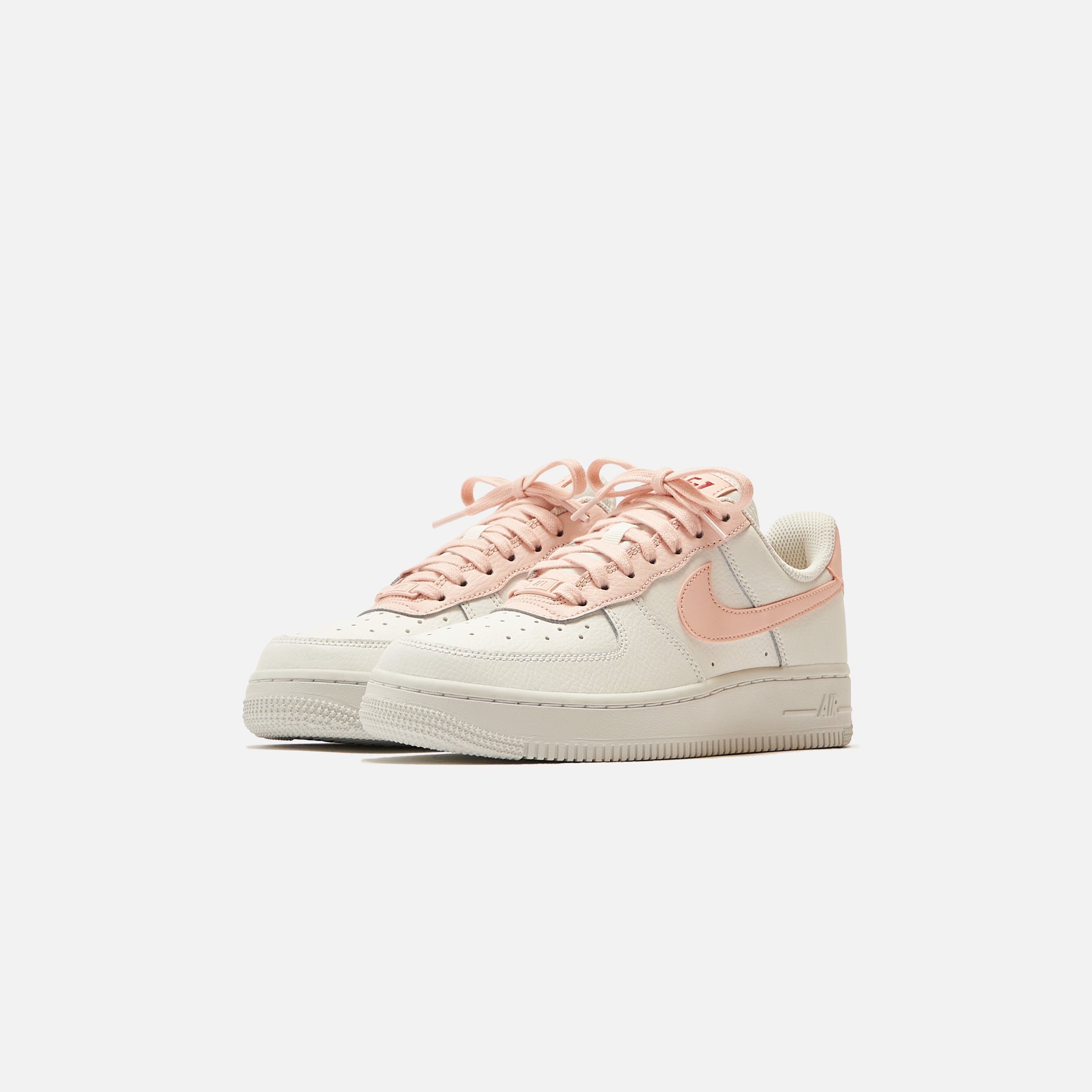 Nike WMNS Air Force 1 `07 - Summit White / University Red / Pale Coral